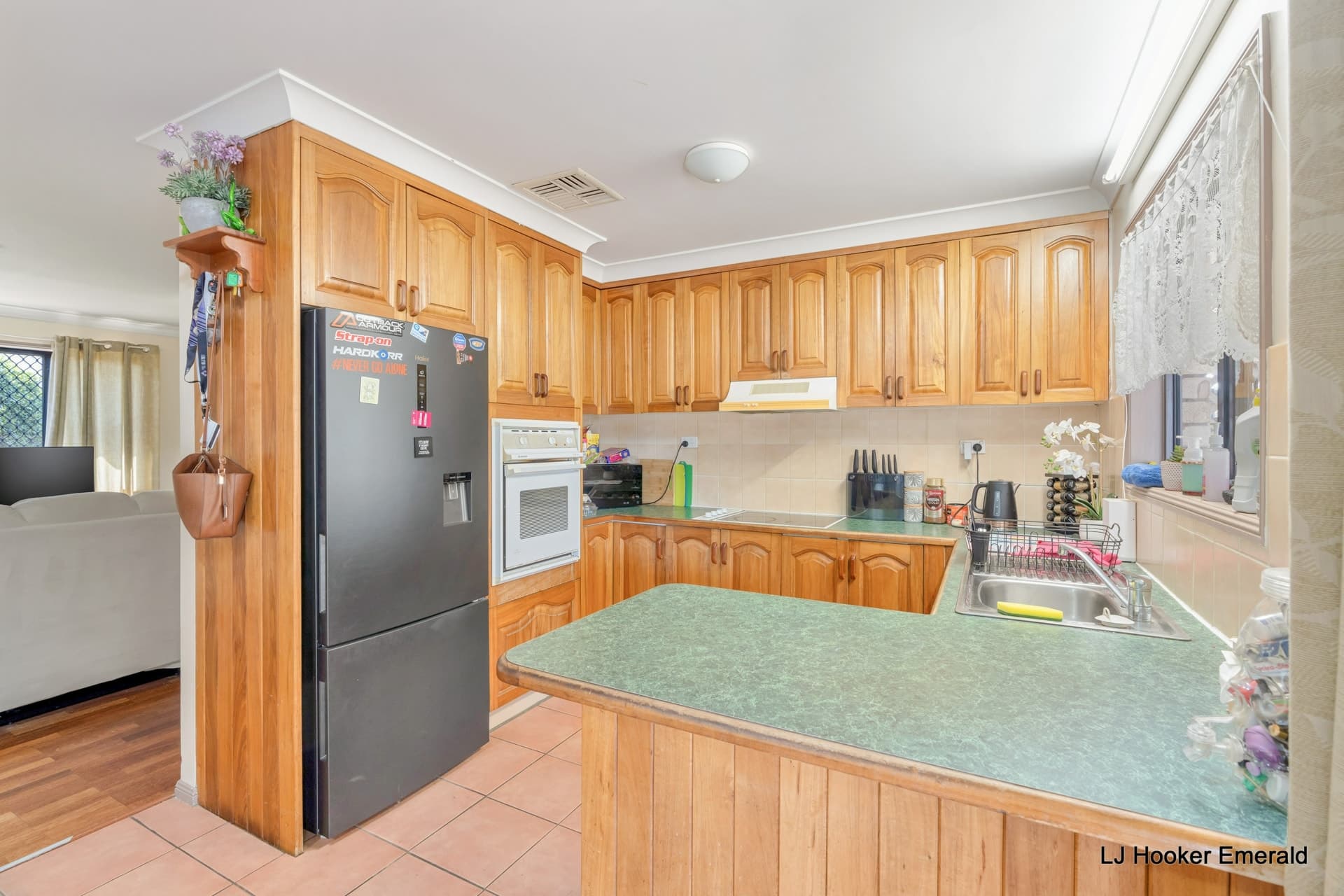 28 Barry Street Emerald QLD, Emerald - Thumbnail 4