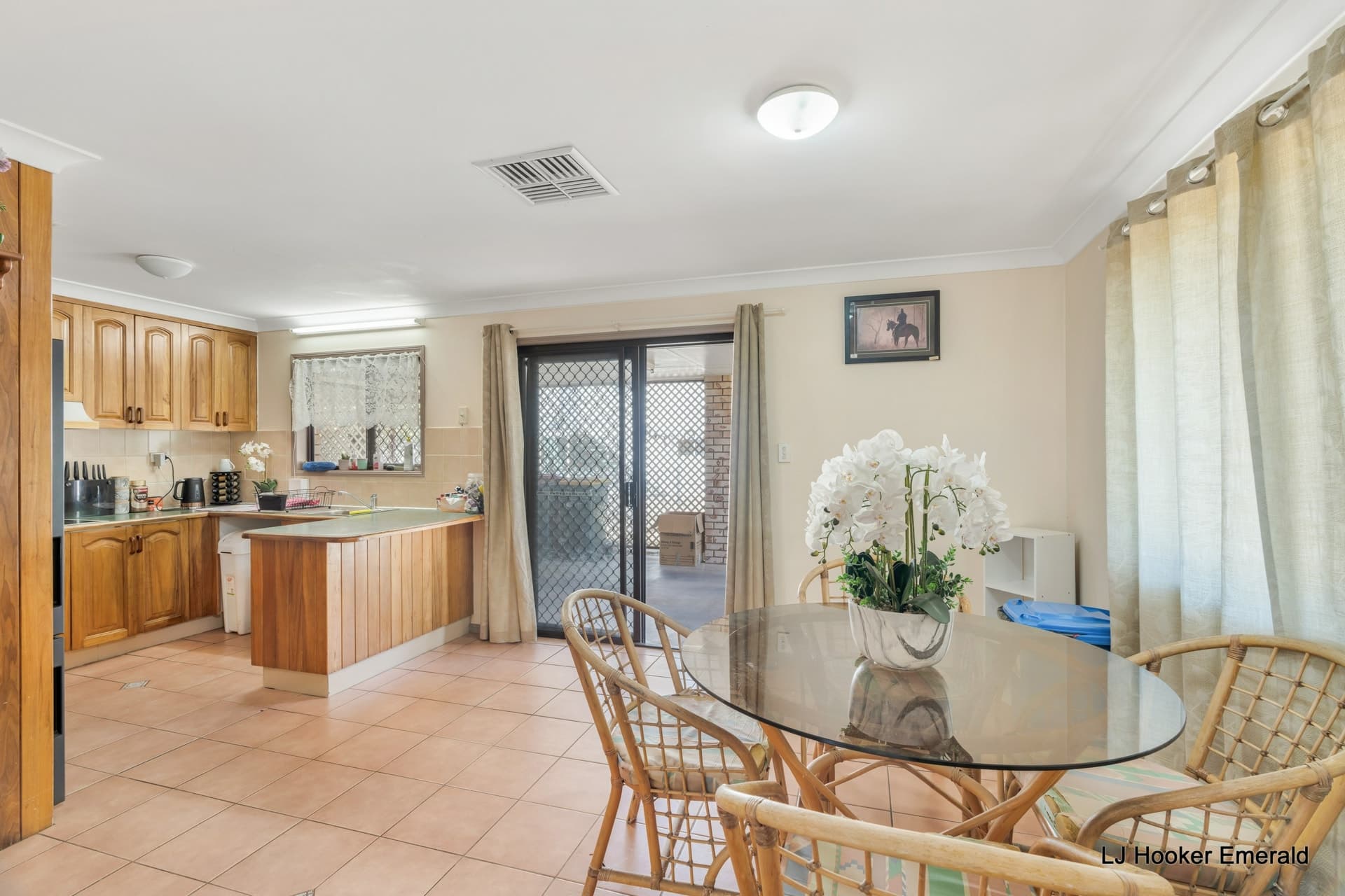 28 Barry Street Emerald QLD, Emerald - Thumbnail 5