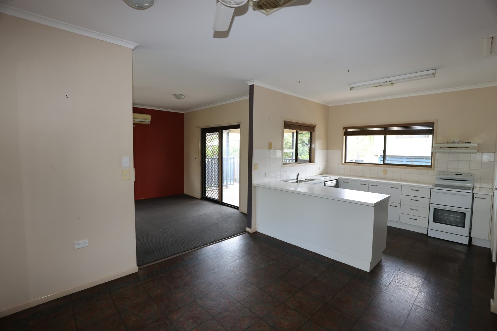 25 Bonython Drive Emerald QLD, Emerald - Thumbnail 4