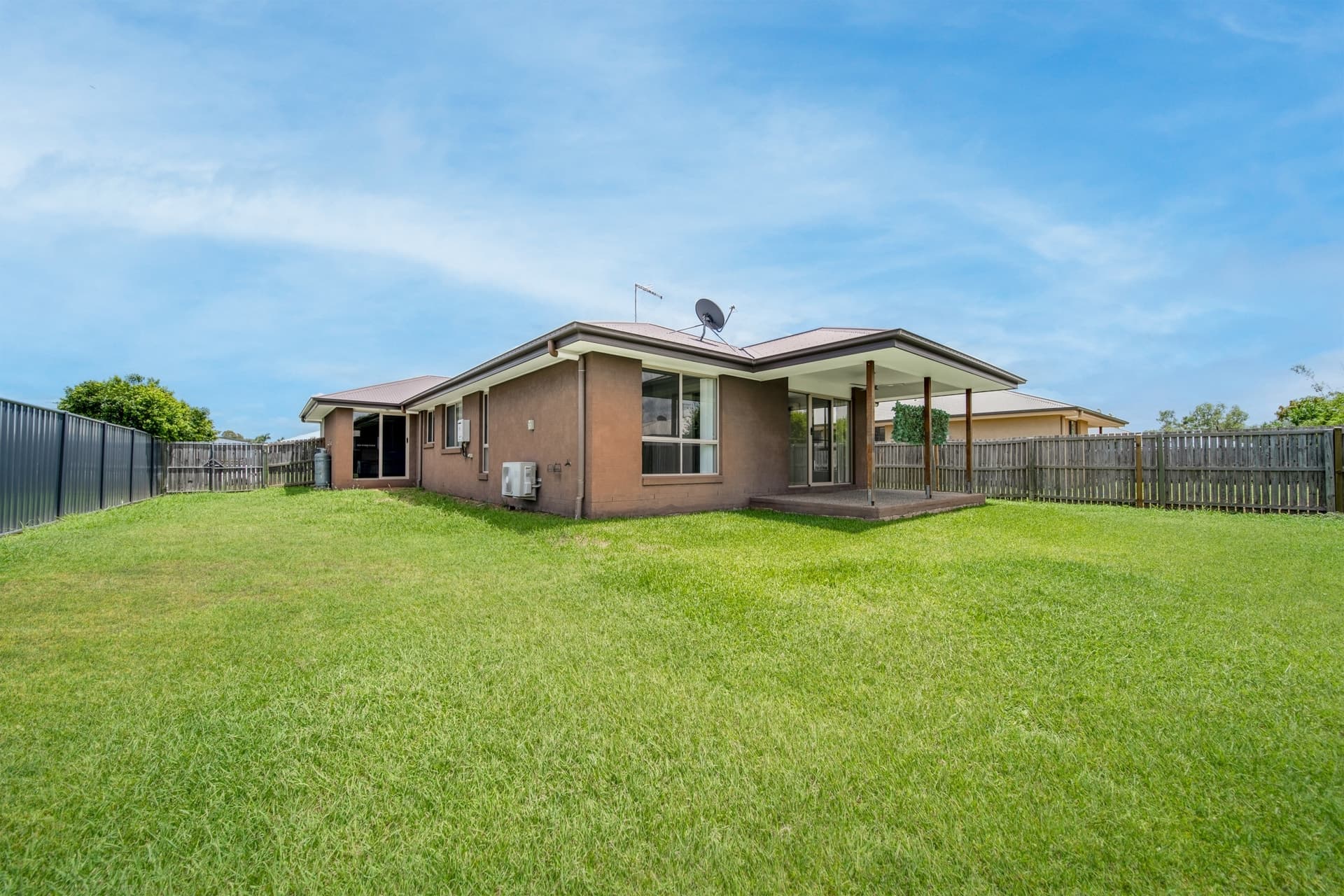 11 Onyx Street Emerald QLD, Emerald - Thumbnail 3