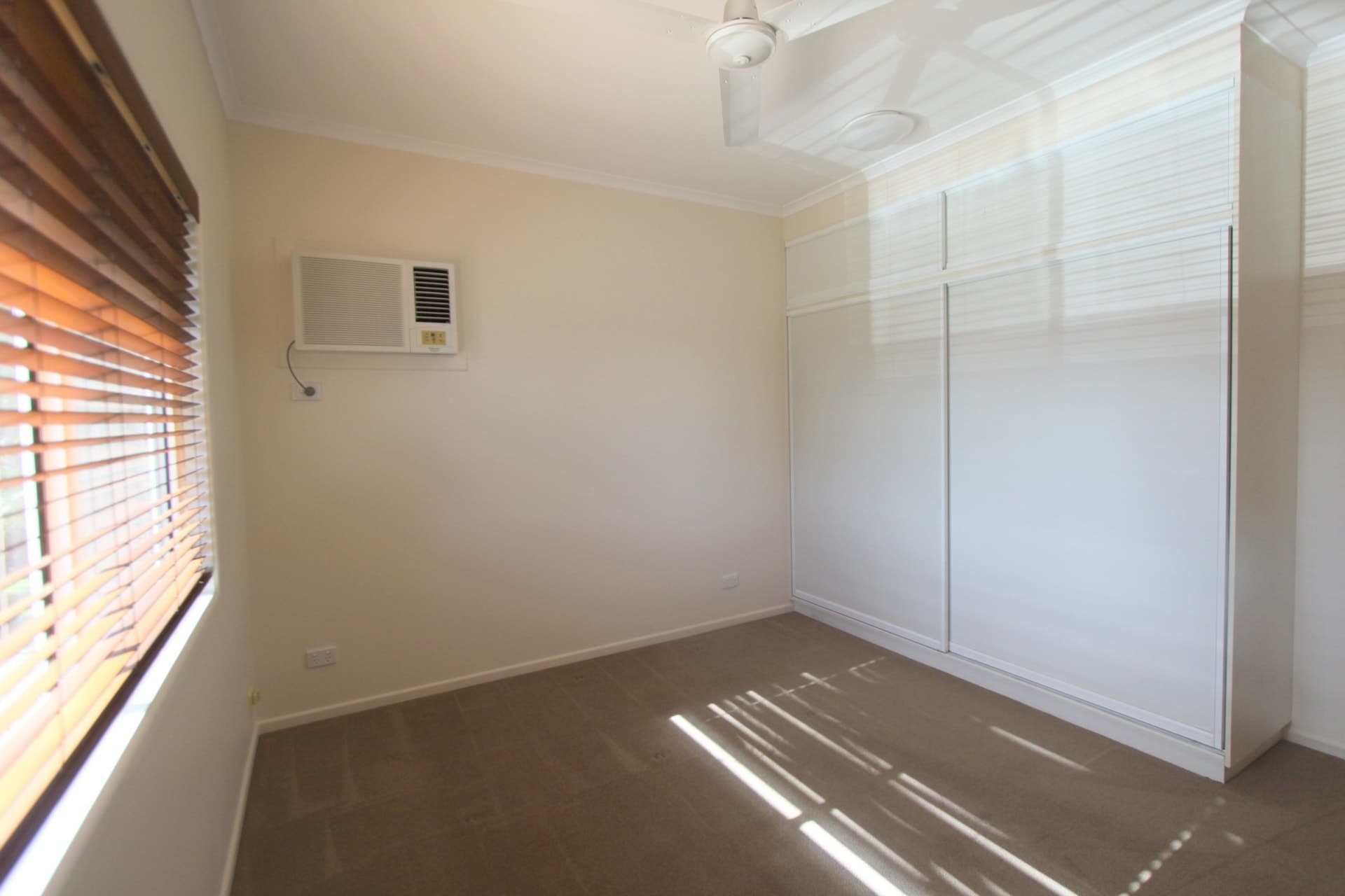 7 Thomas Place Emerald QLD, Emerald - Thumbnail 4
