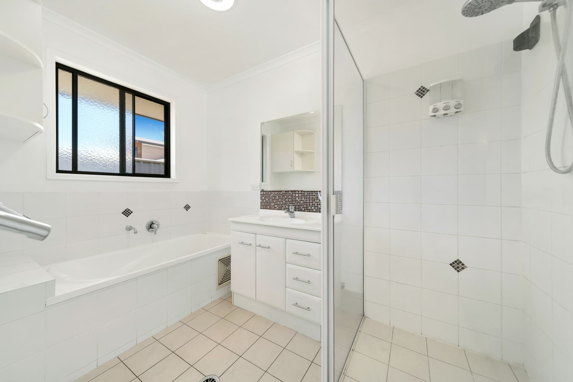 66 Long Street Emerald QLD, Emerald - Thumbnail 8