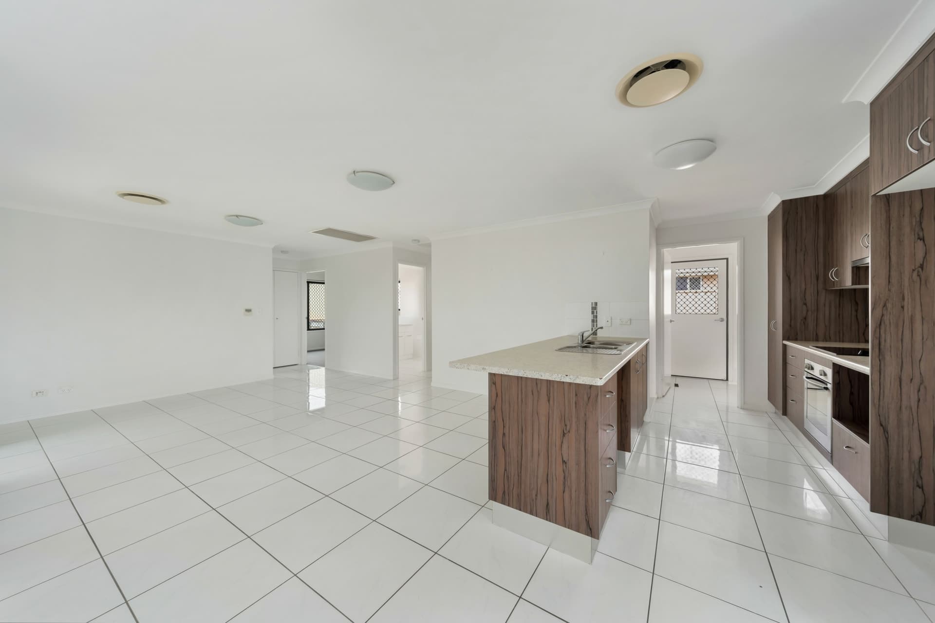 24 Scenic Drive Emerald QLD, Emerald - Image 1