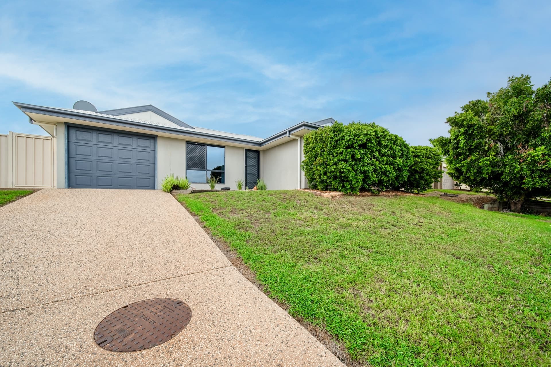 24 Scenic Drive Emerald QLD, Emerald - Thumbnail 3
