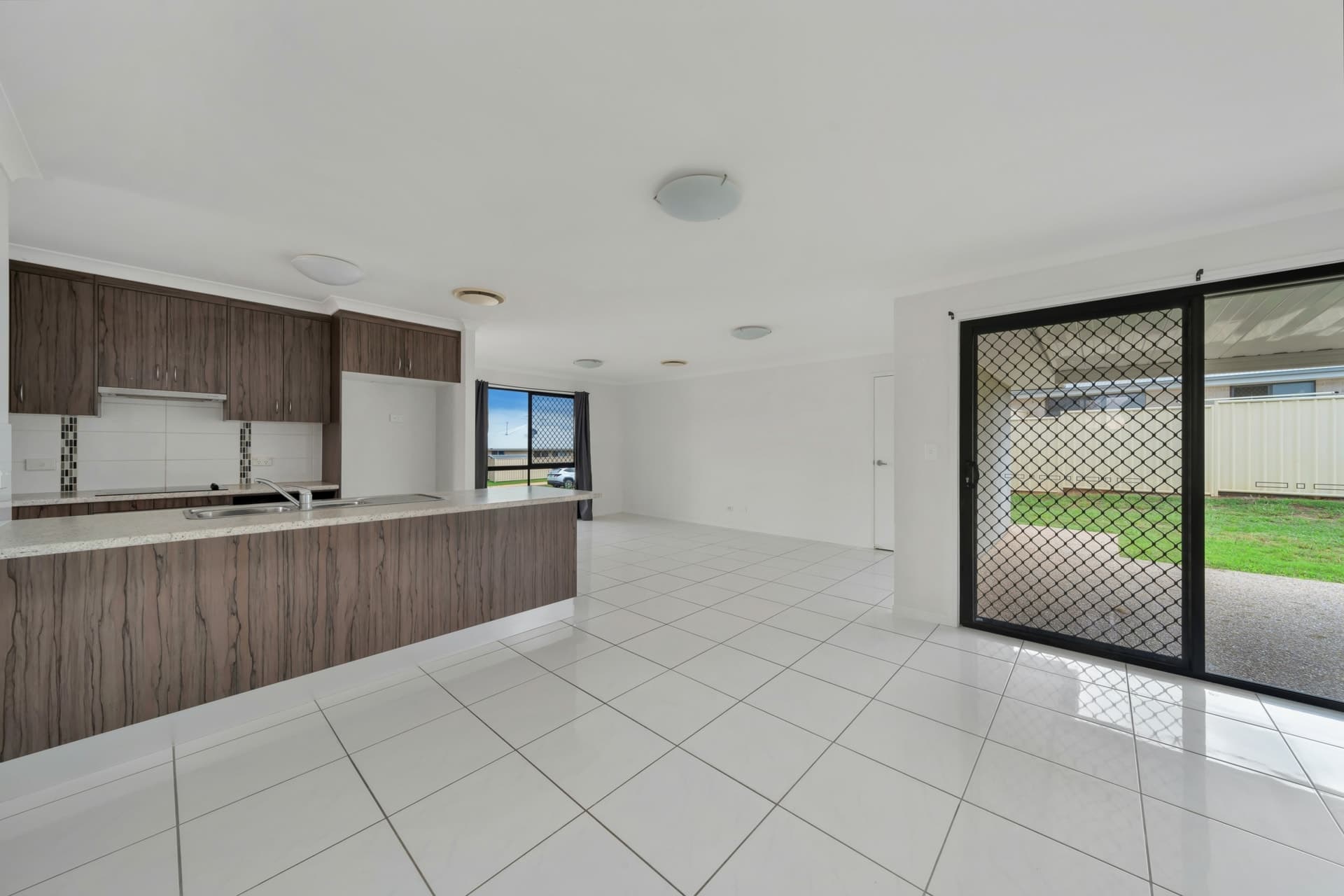 24 Scenic Drive Emerald QLD, Emerald - Thumbnail 5