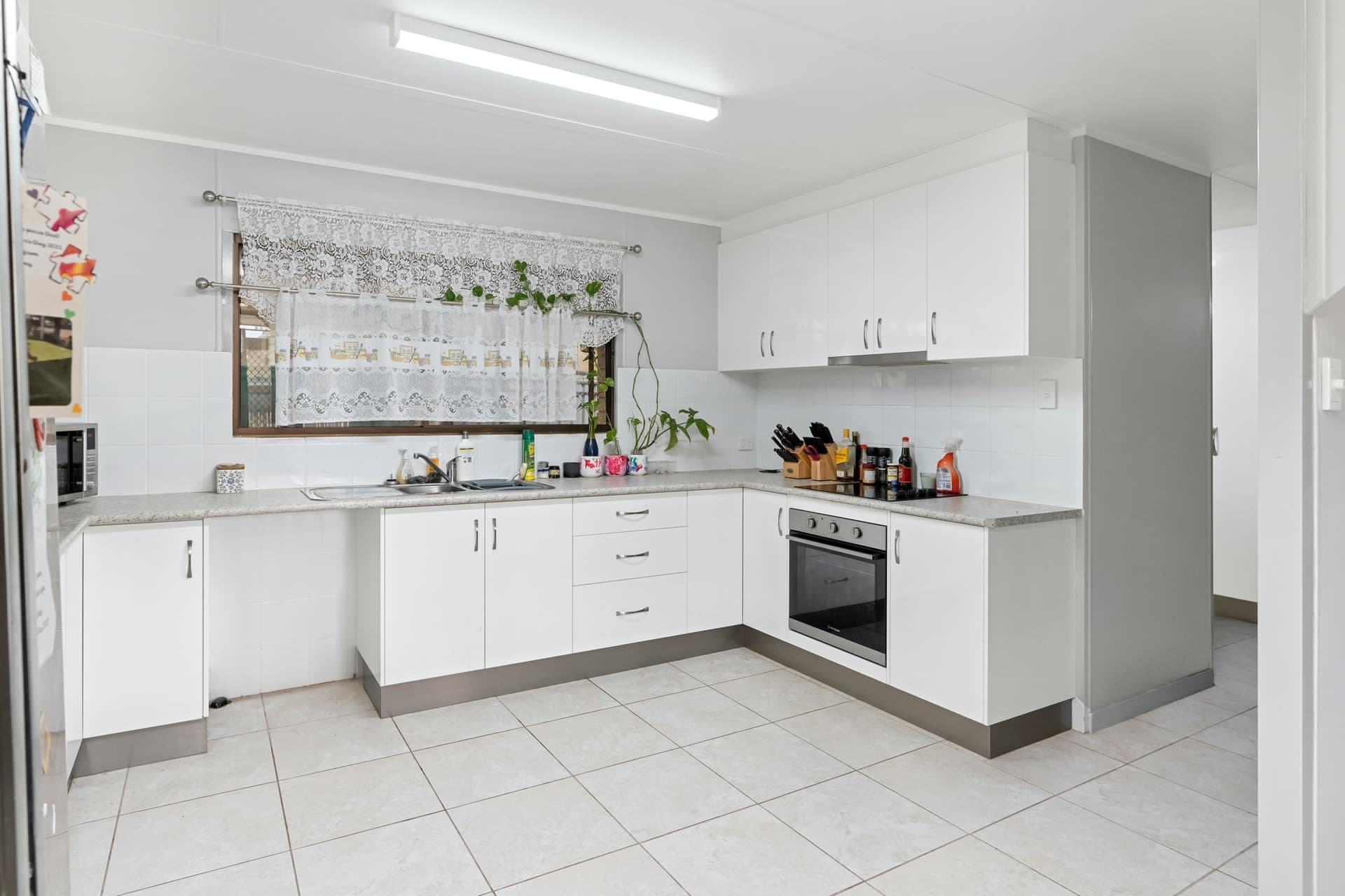 1 Harris Street Emerald QLD, Emerald - Thumbnail 2