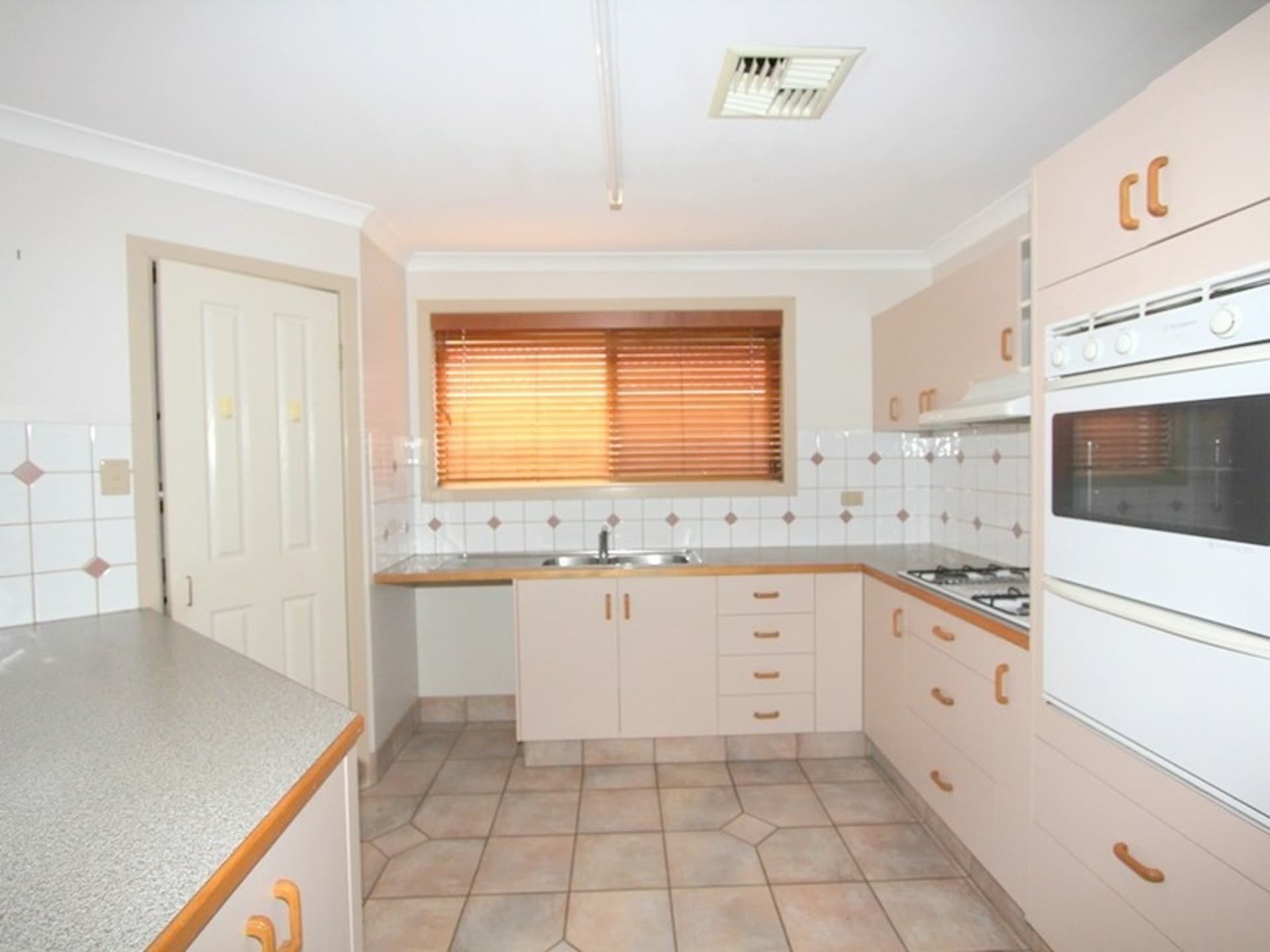 2A Statesman Drive Emerald QLD, Emerald - Thumbnail 4