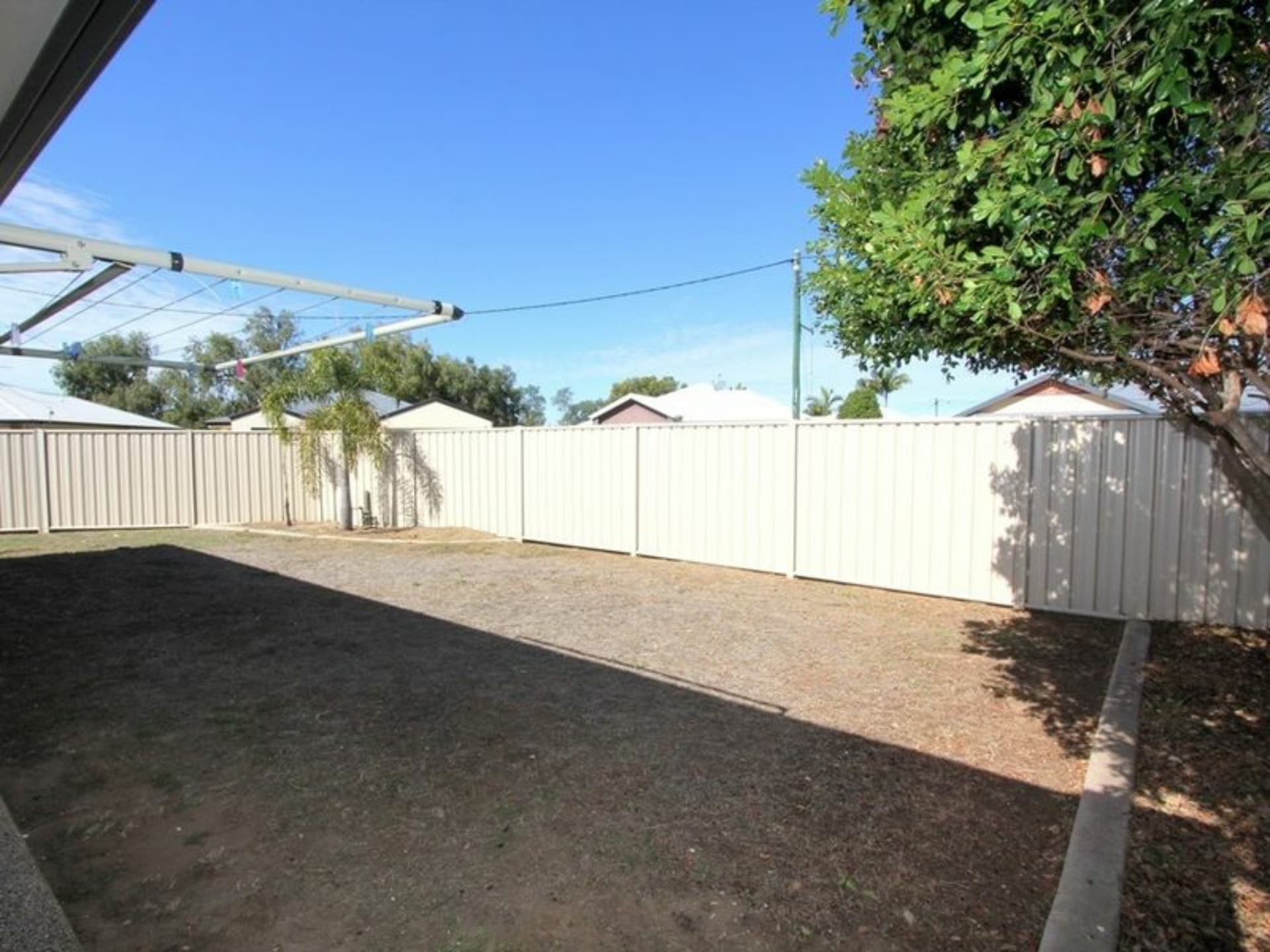 2/16 Joel Ernest Emerald QLD, Emerald - Image 1