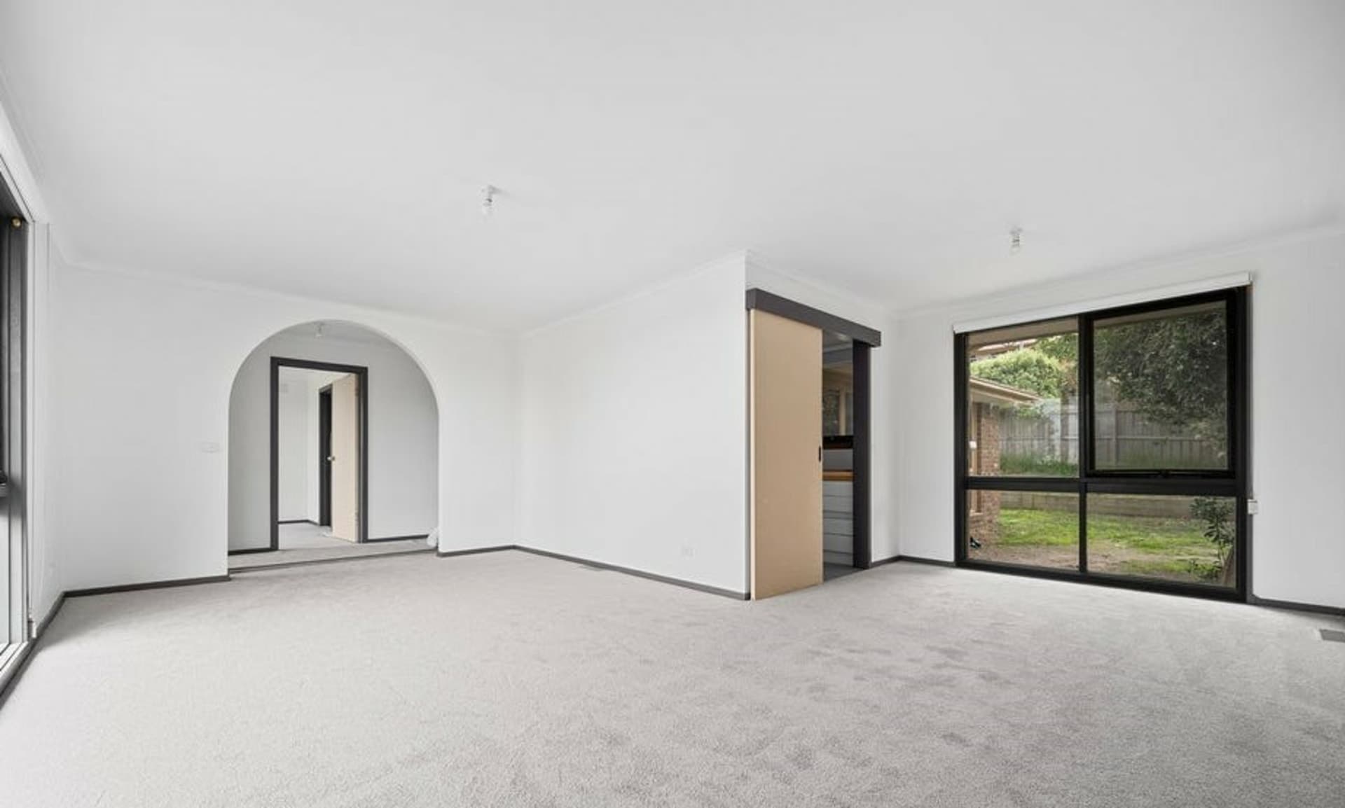 6 Barker Court Endeavour Hills VIC, Endeavour Hills - Thumbnail 3