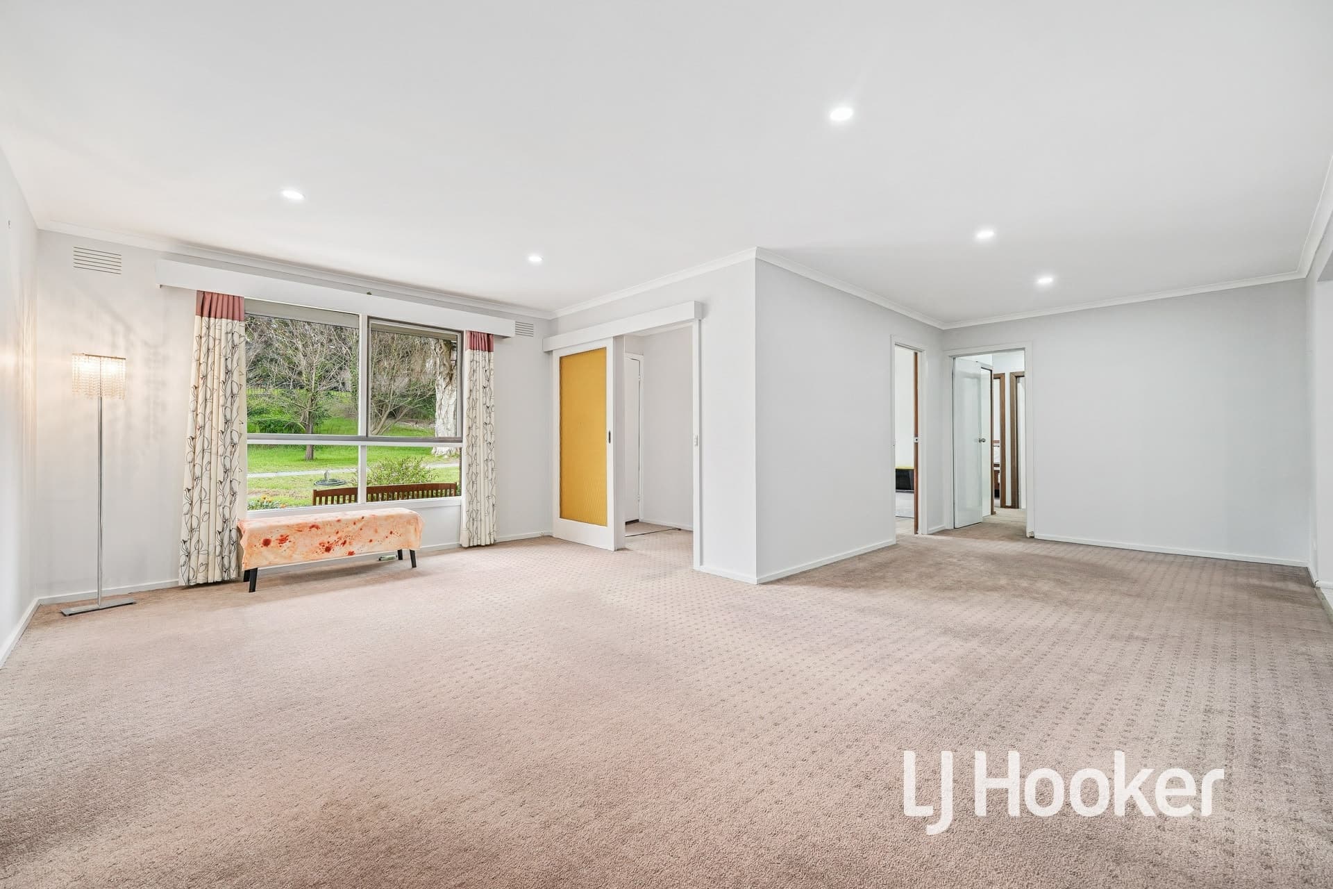 16 Aquila Crescent Endeavour Hills VIC, Endeavour Hills - Thumbnail 3