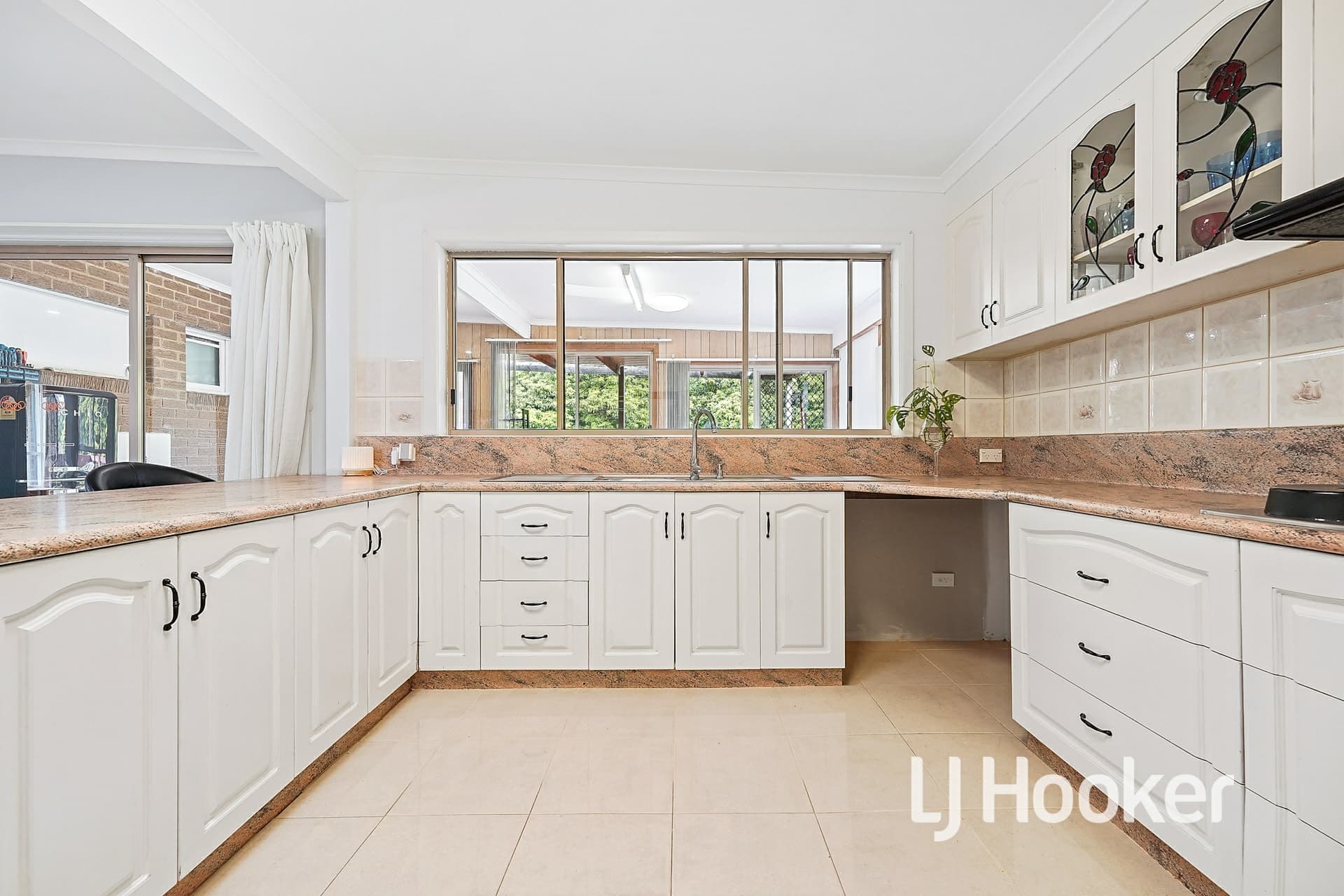16 Aquila Crescent Endeavour Hills VIC, Endeavour Hills - Thumbnail 7