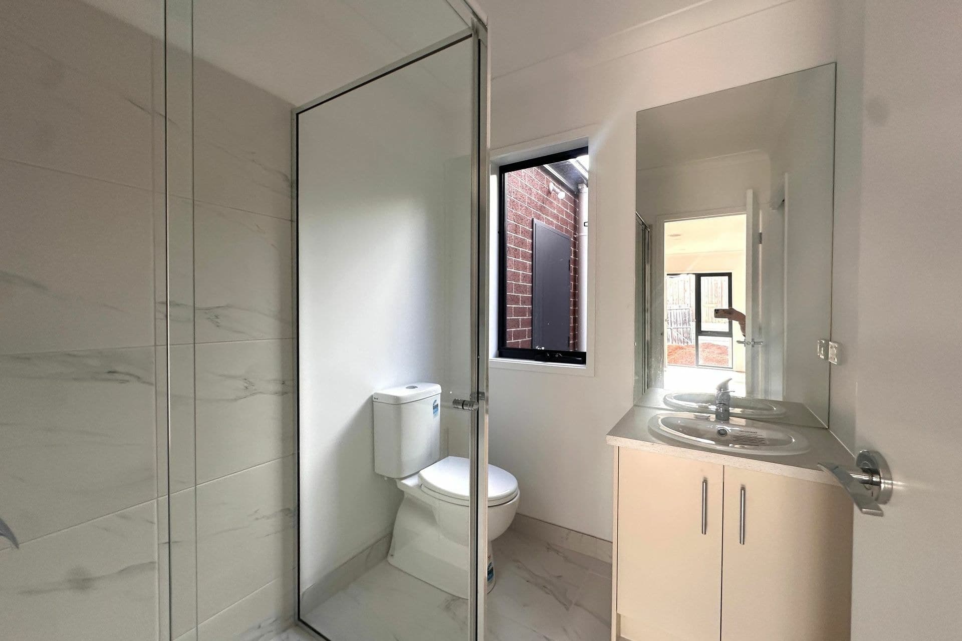 2/28 John Hunter Drive Endeavour Hills VIC, Endeavour Hills - Thumbnail 5