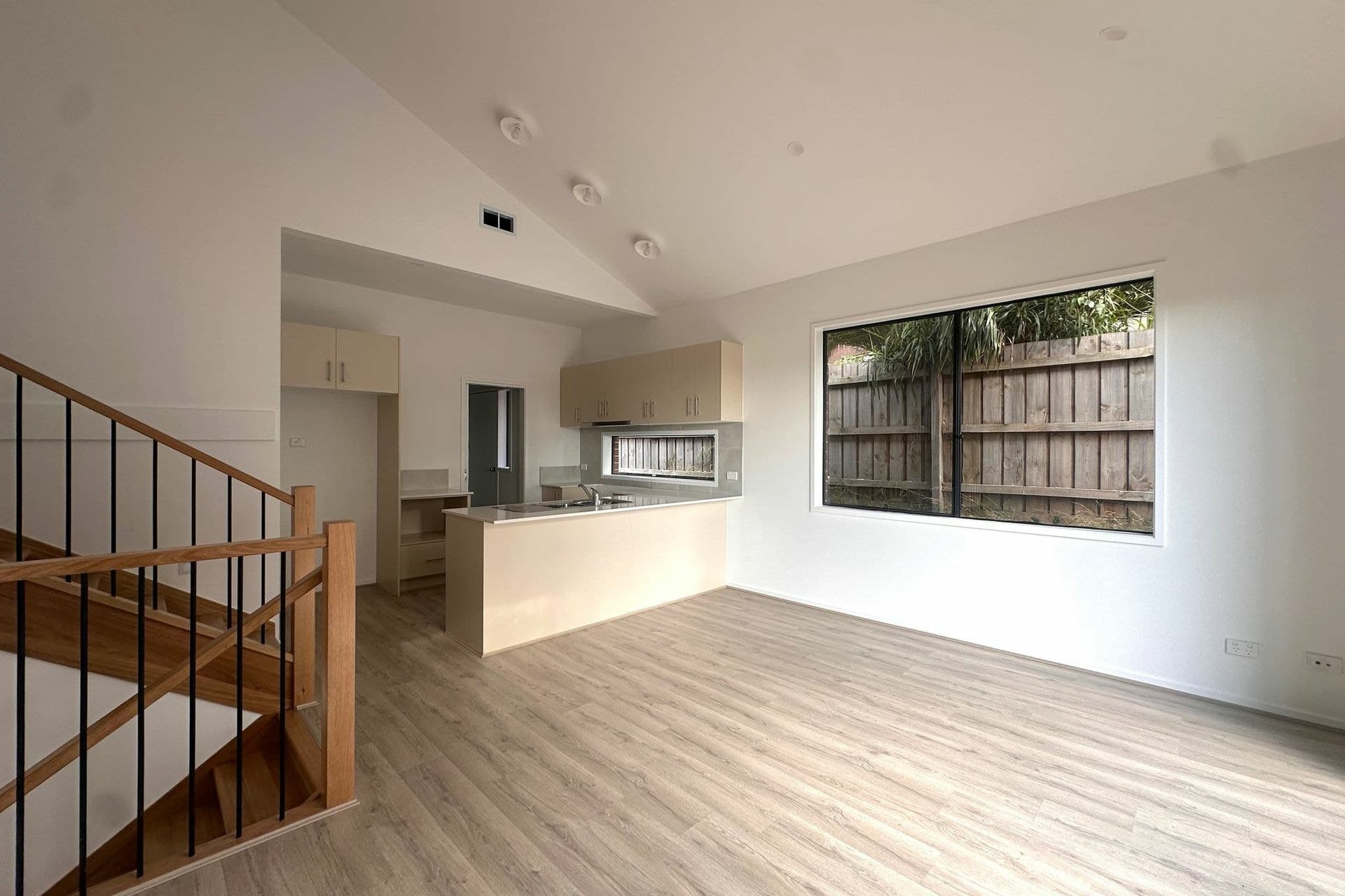 2/28 John Hunter Drive Endeavour Hills VIC, Endeavour Hills - Thumbnail 6
