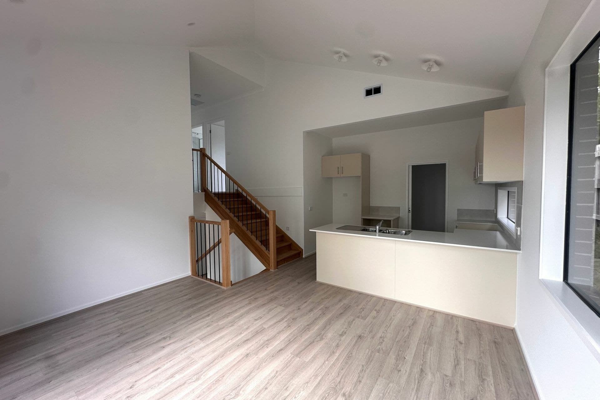 2/28 John Hunter Drive Endeavour Hills VIC, Endeavour Hills - Thumbnail 7