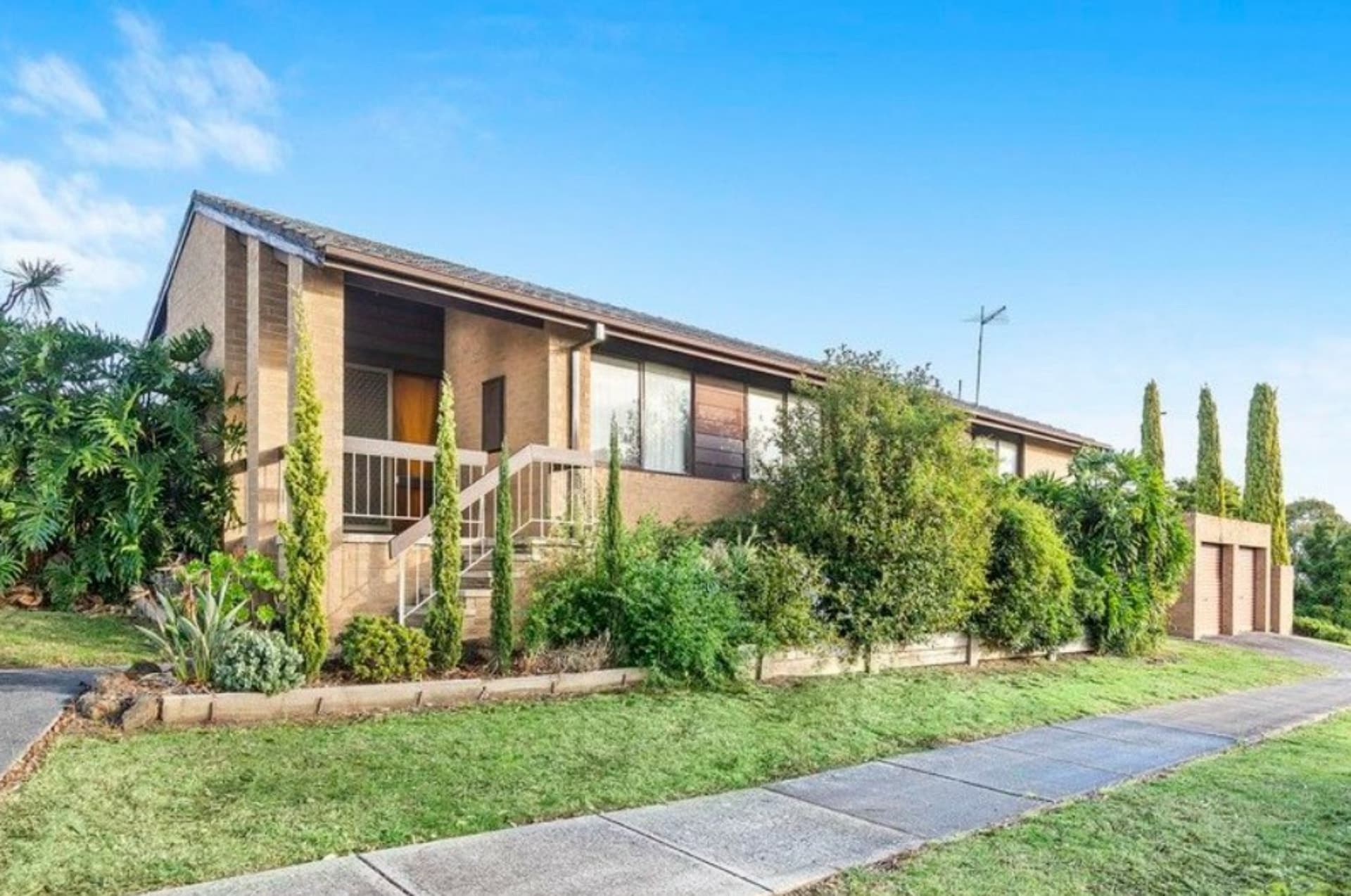 18 Regnans Avenue Endeavour Hills VIC, Endeavour Hills - Thumbnail 2