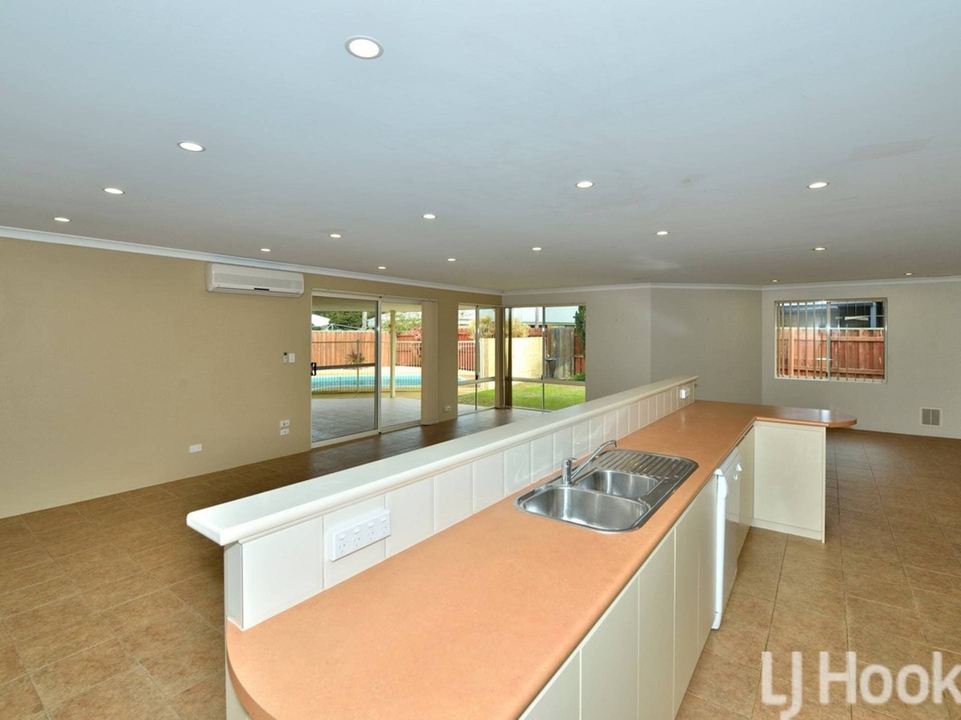 78 Chatsworth Drive Erskine WA, Erskine - Thumbnail 4