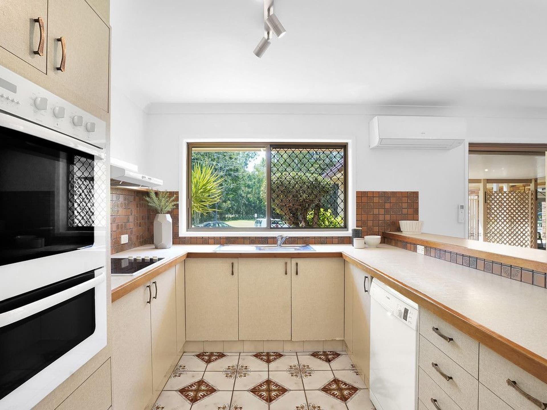12 Nyora Street Everton Hills QLD, Everton Hills - Thumbnail 6