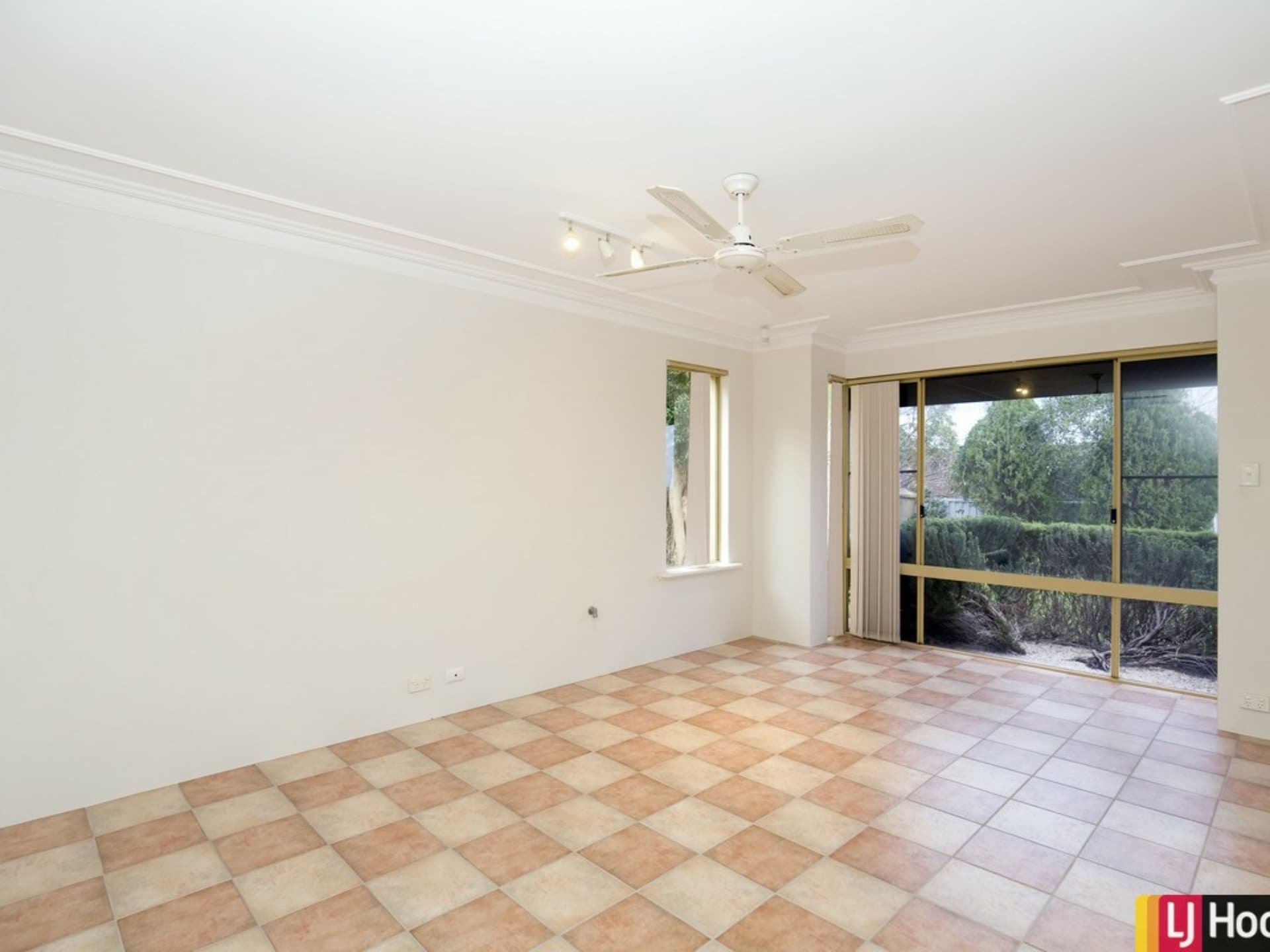 4B Merindah Meander Falcon WA, Falcon - Thumbnail 6