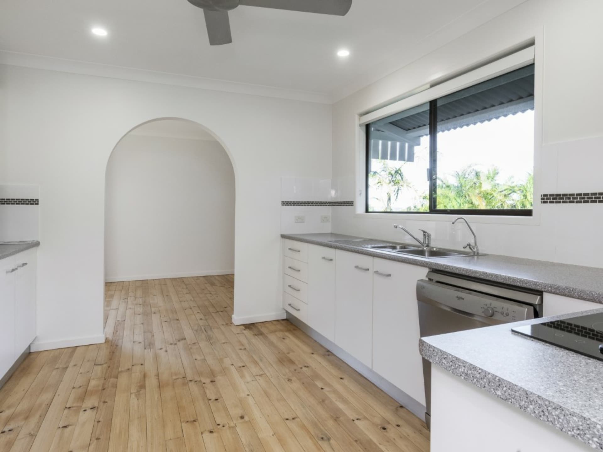 2/417 Fernleigh Road Fernleigh NSW, Fernleigh - Thumbnail 3