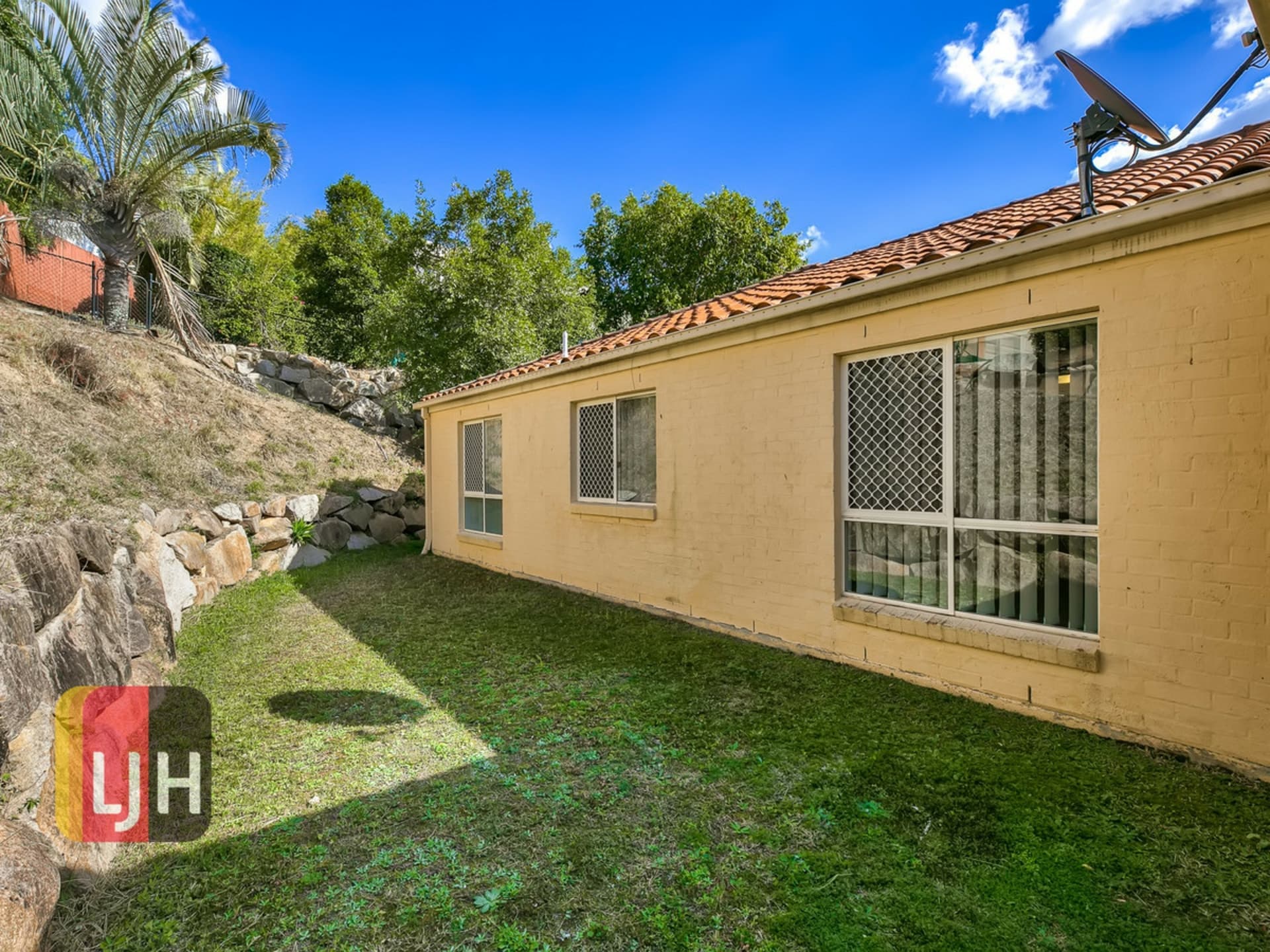 10/82 Bergin Road Ferny Grove QLD, Ferny Grove - Image 1