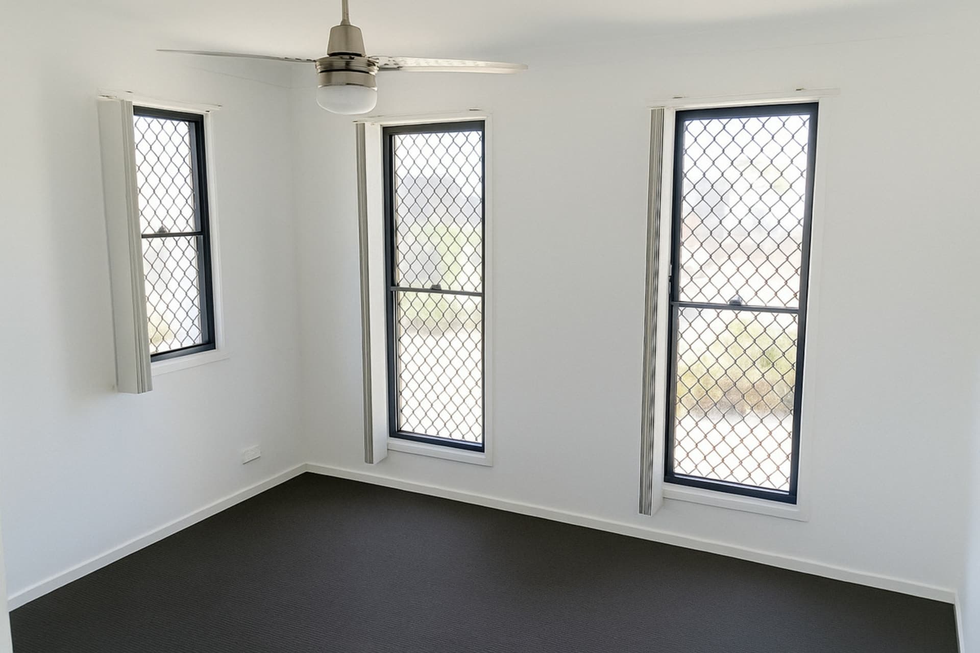 27 Jenolan Lane Fitzgibbon QLD, Fitzgibbon - Image 1