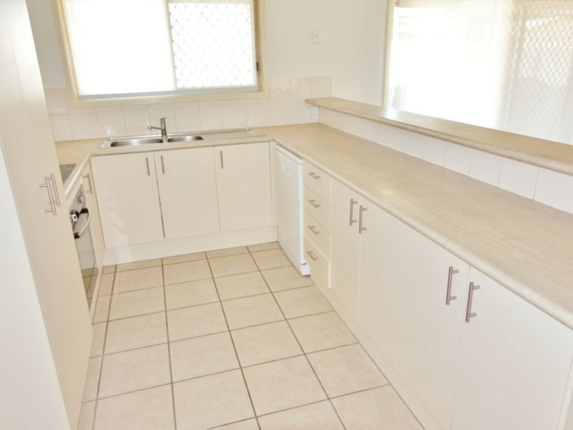 3 Violet Close Fitzgibbon QLD, Fitzgibbon - Thumbnail 4