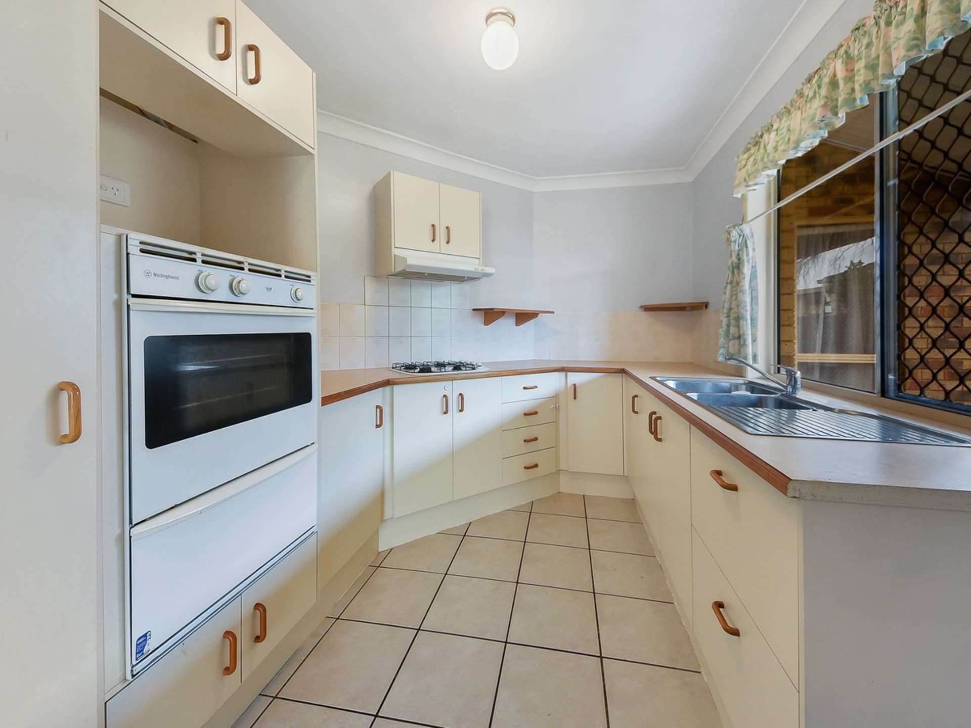 26 Rose Crescent Fitzgibbon QLD, Fitzgibbon - Thumbnail 3