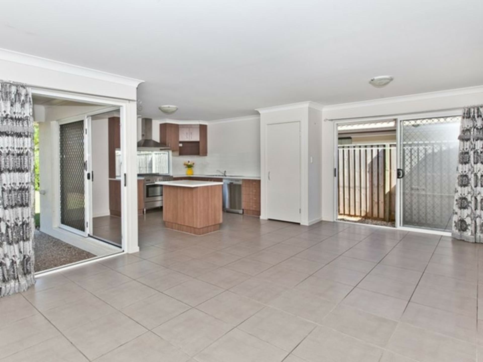 9 Carnarvon Crescent Fitzgibbon QLD, Fitzgibbon - Thumbnail 3
