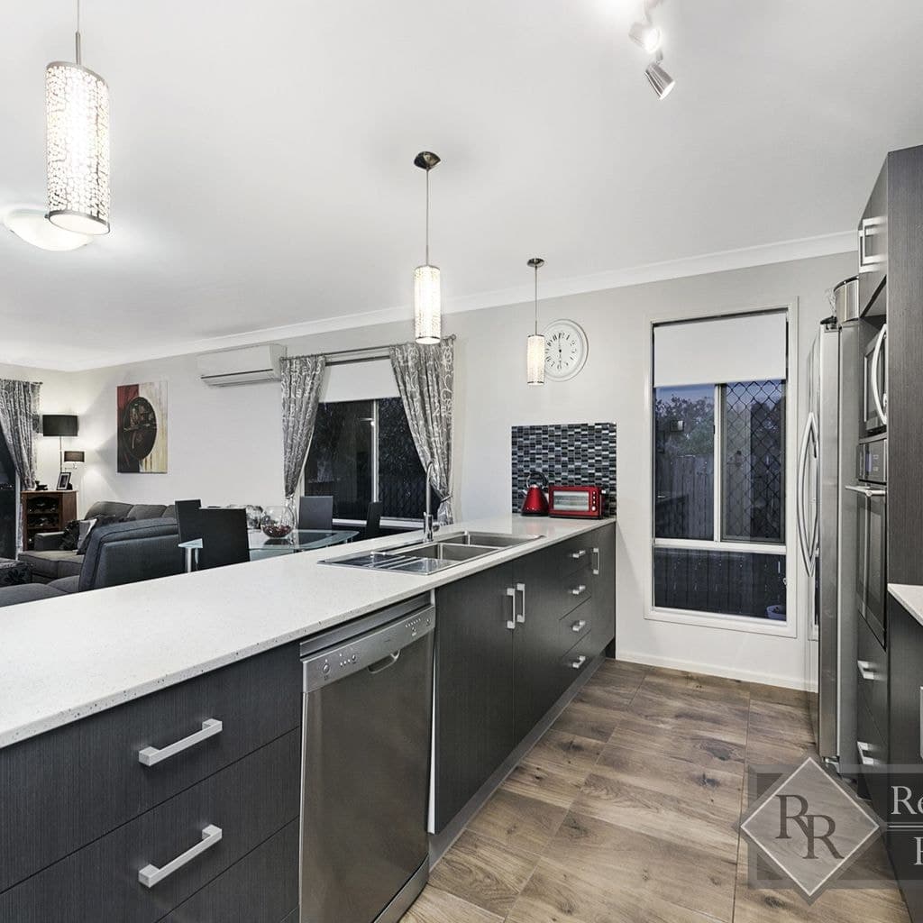 27 Banks Street, CAPALABA QLD 4157, Capalaba - Thumbnail 2