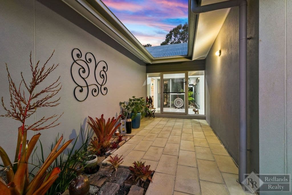 8 Clyde Court, WAKERLEY QLD 4154, Wakerley - Thumbnail 3