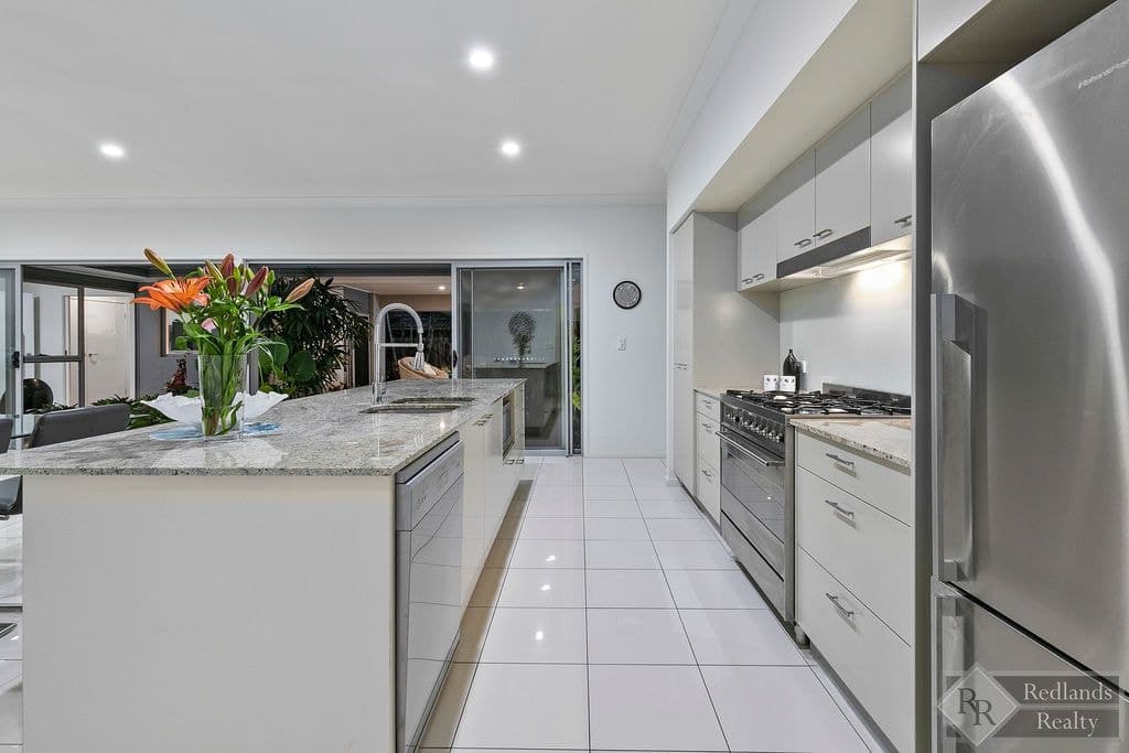 8 Clyde Court, WAKERLEY QLD 4154, Wakerley - Thumbnail 6