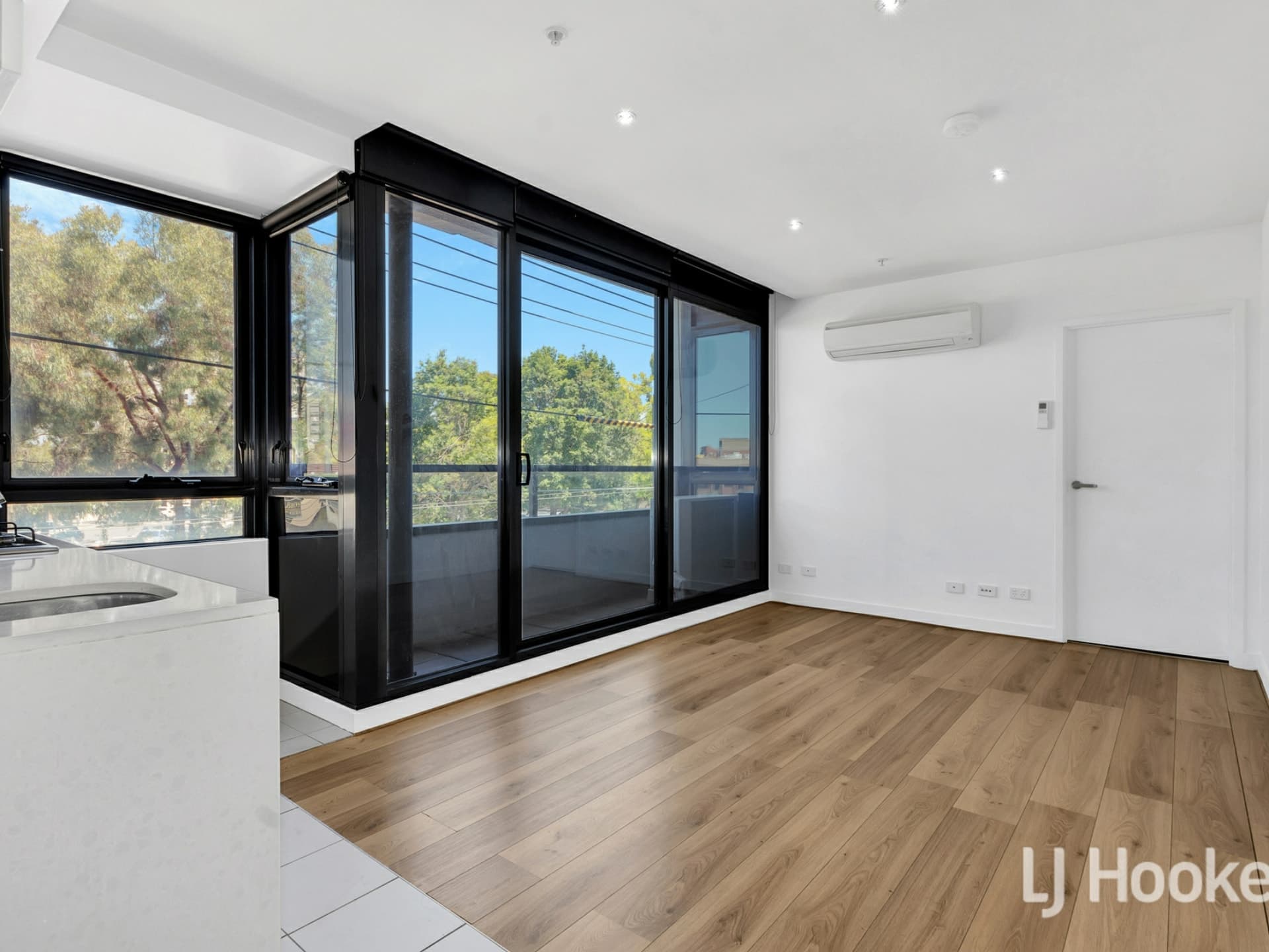 203A/10 Droop Street Footscray VIC, Footscray - Thumbnail 3