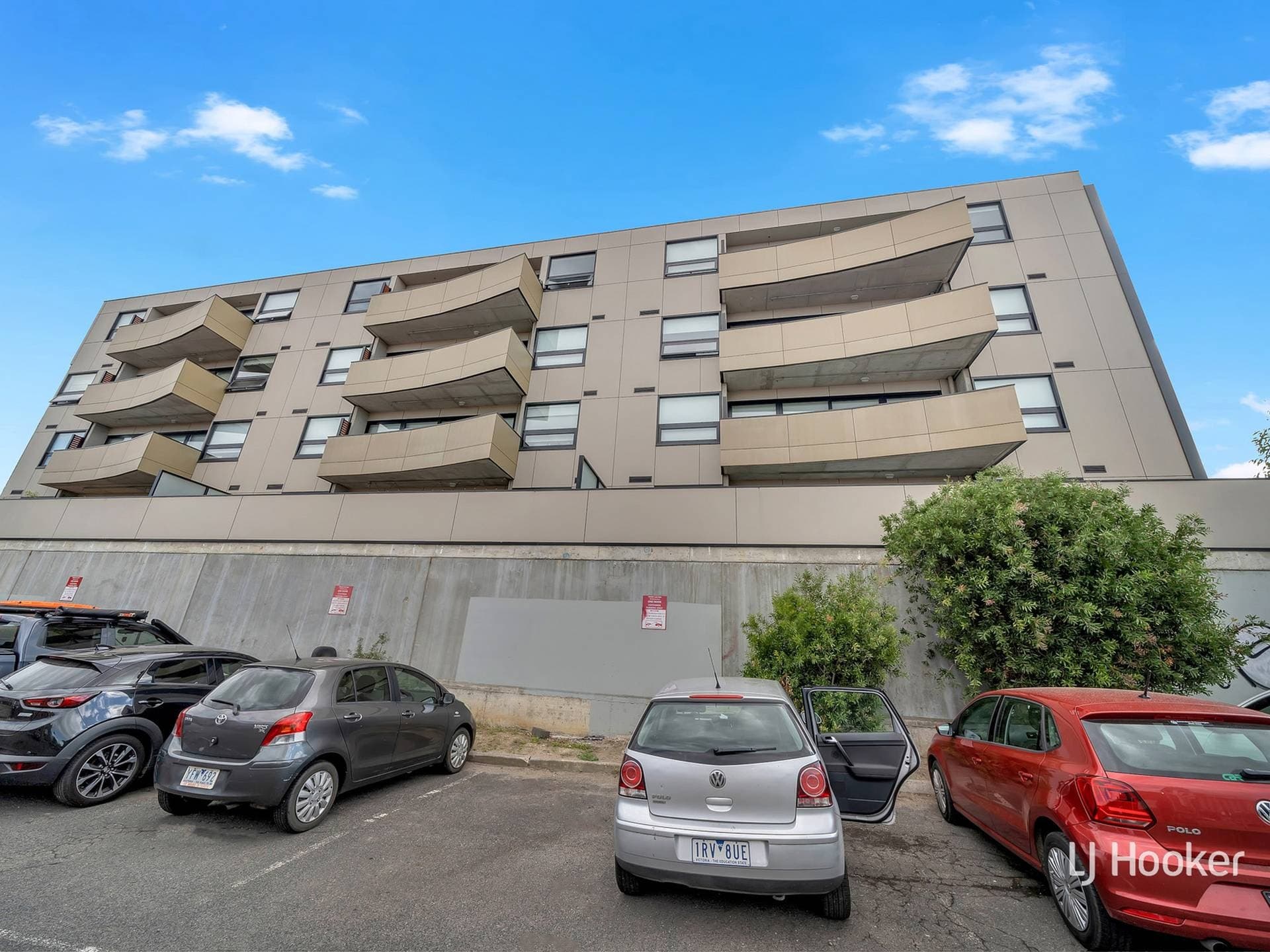 304/205, Footscray - Image 1