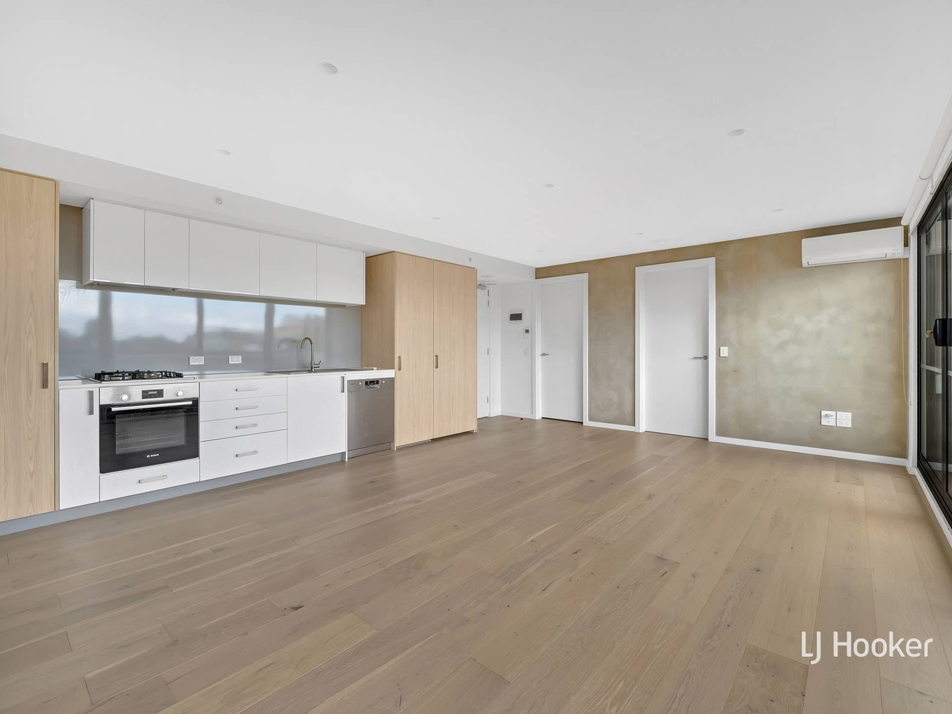 304/205, Footscray - Thumbnail 2