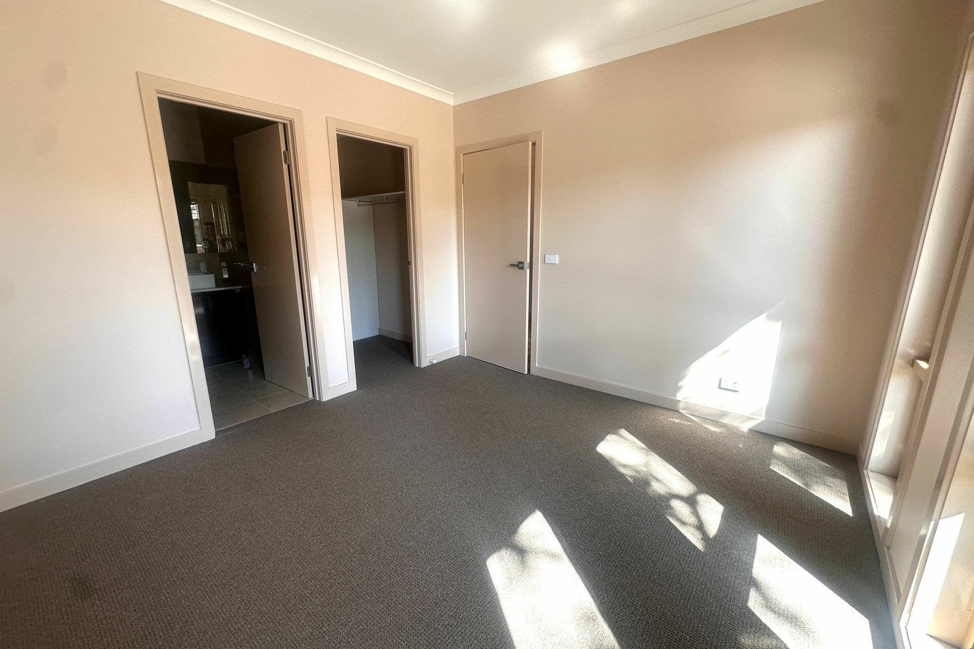 99 Dandenong Road East Frankston VIC, Frankston - Thumbnail 3