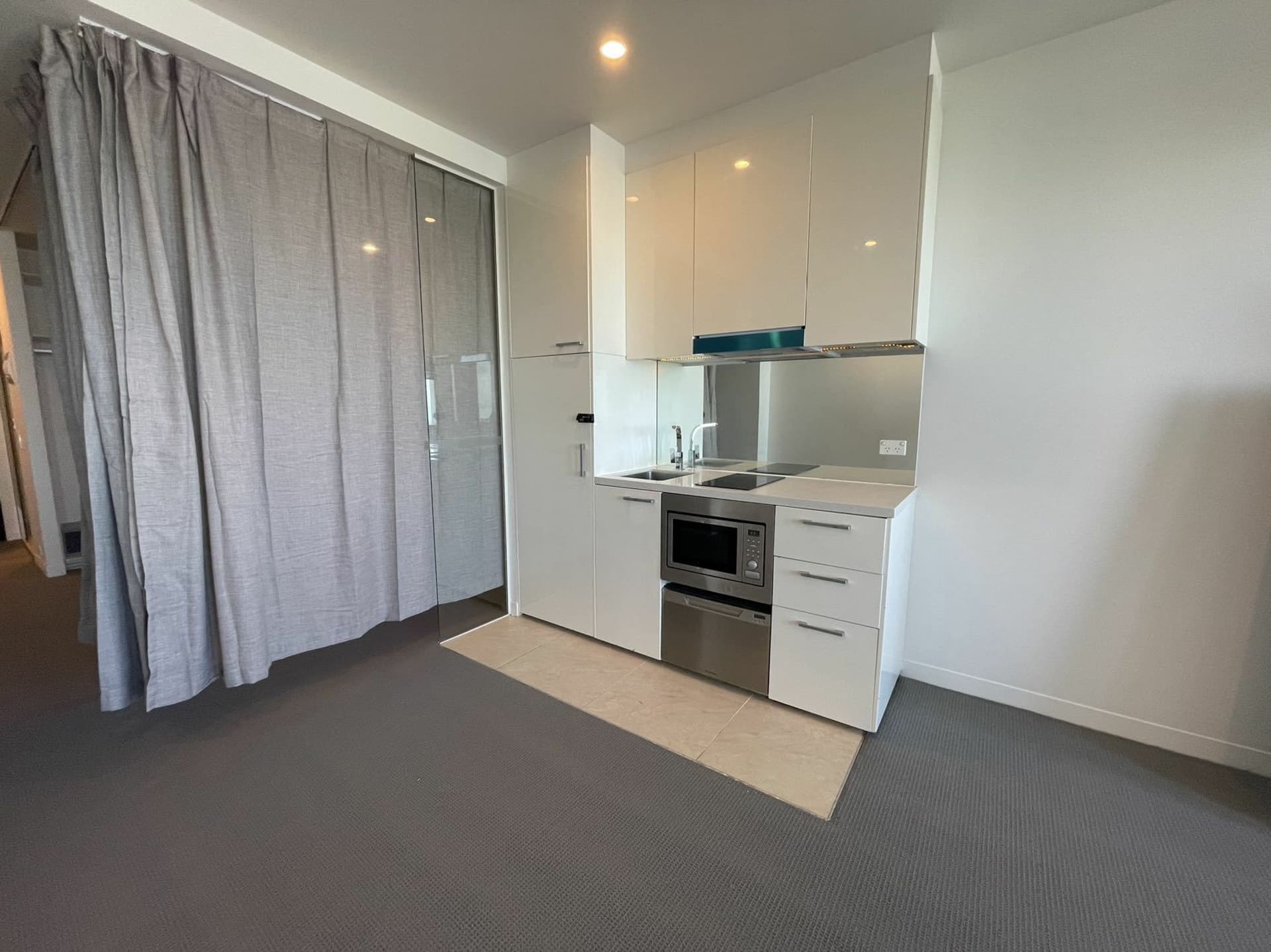 805/435 Nepean Highway Frankston VIC, Frankston - Thumbnail 4