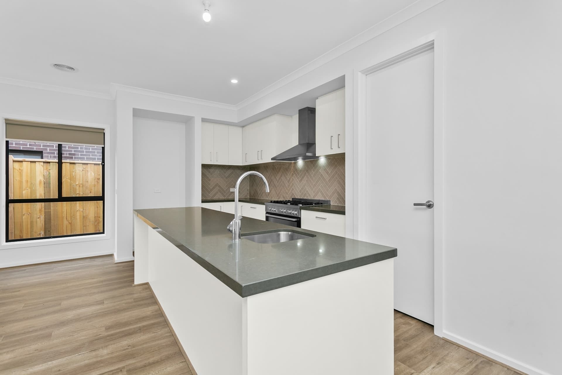 14 Corfu Street Fraser Rise VIC, Fraser Rise - Thumbnail 3