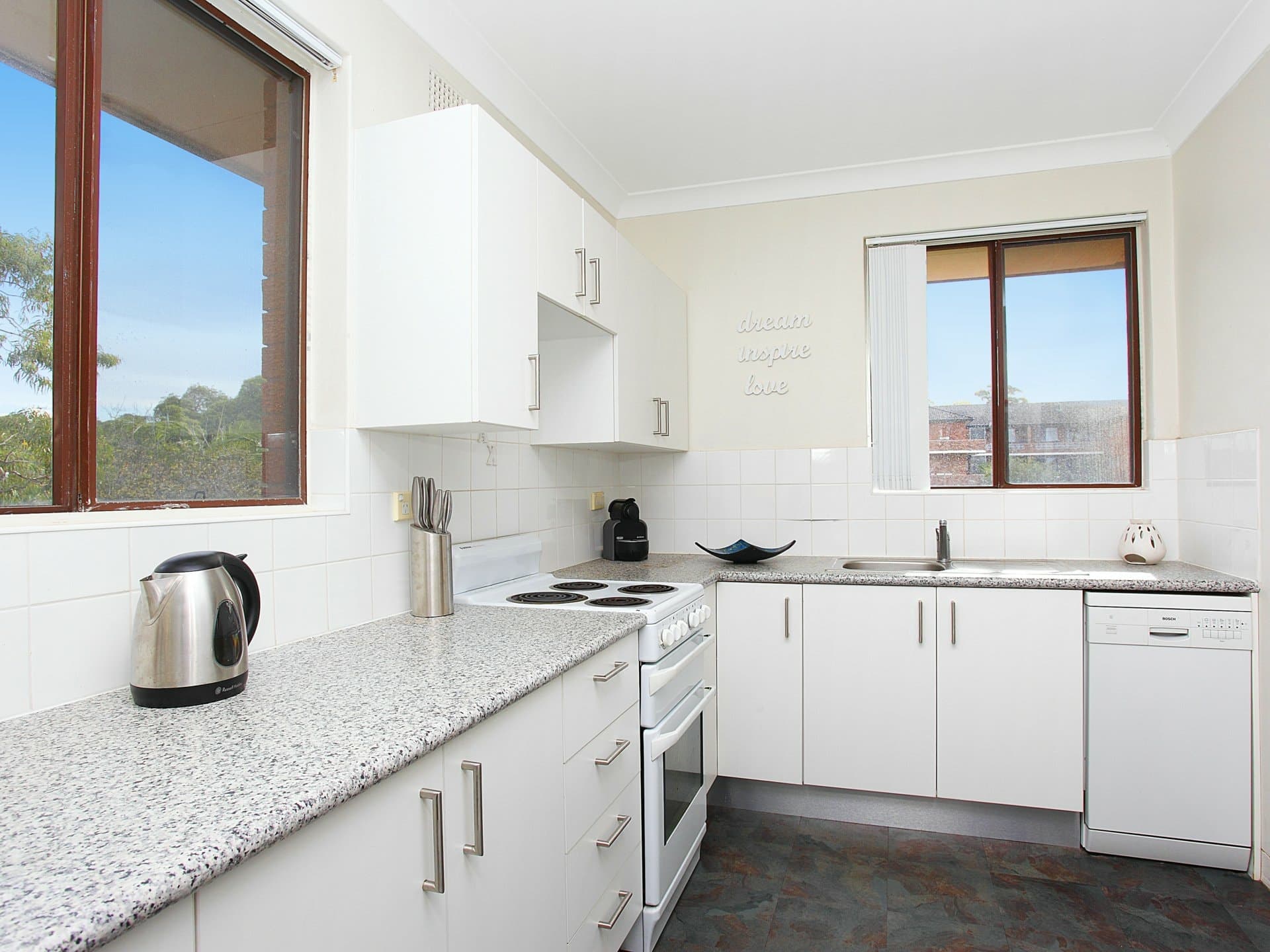 10/90 Wyadra Avenue Freshwater NSW, Freshwater - Thumbnail 2