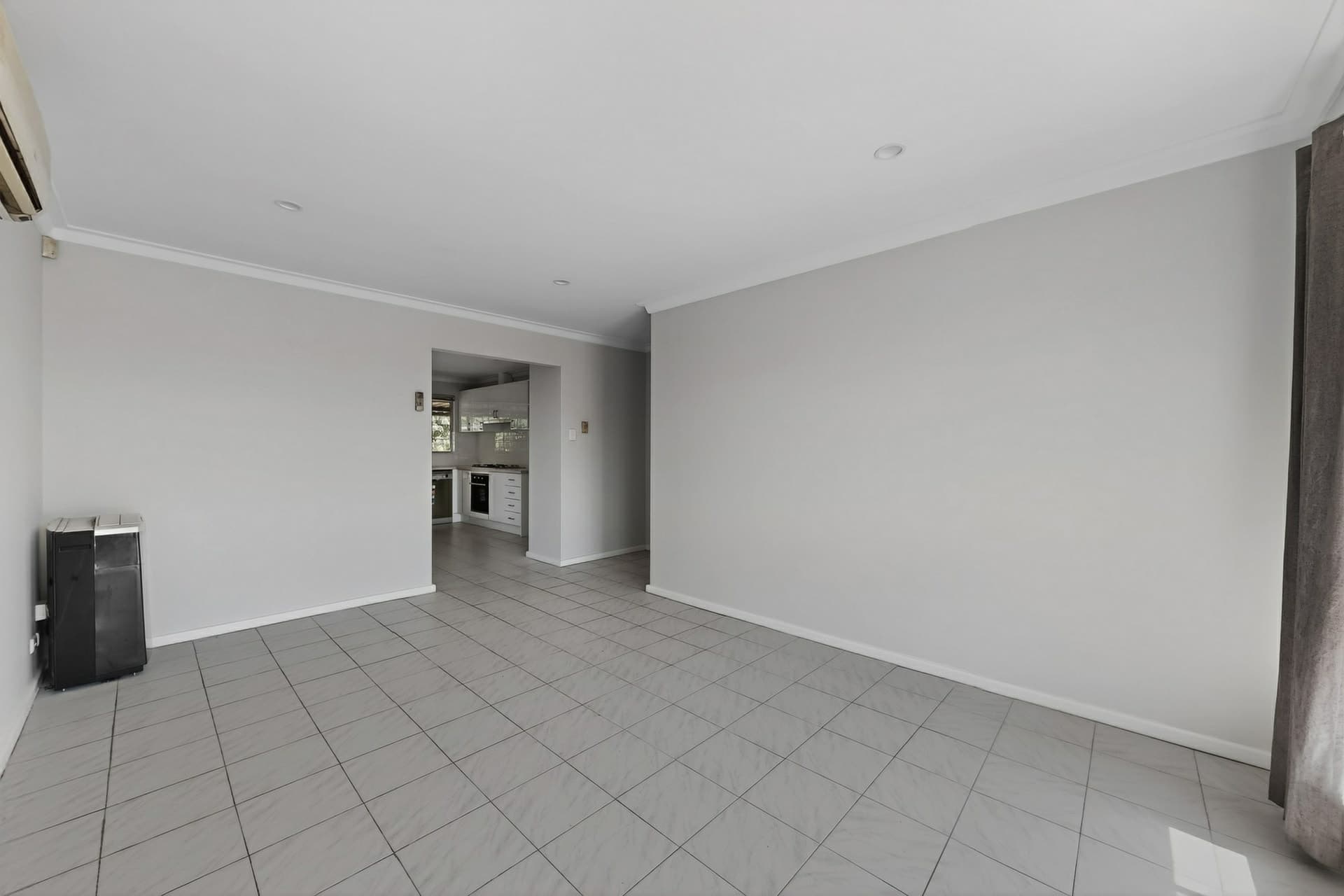 23 Nelligan Avenue Girrawheen WA, Girrawheen - Thumbnail 4