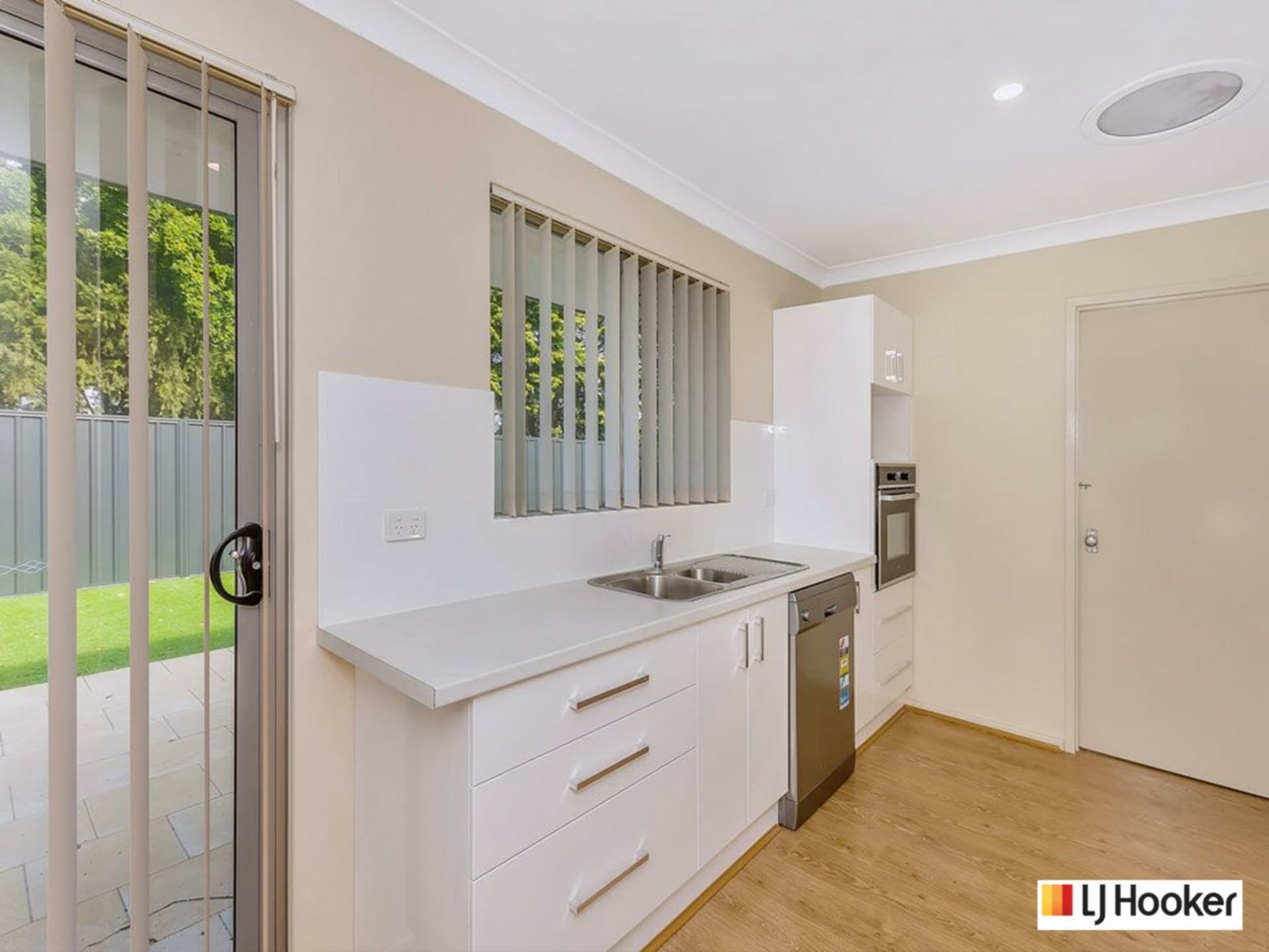 18 Chataway Road Girrawheen WA, Girrawheen - Thumbnail 2