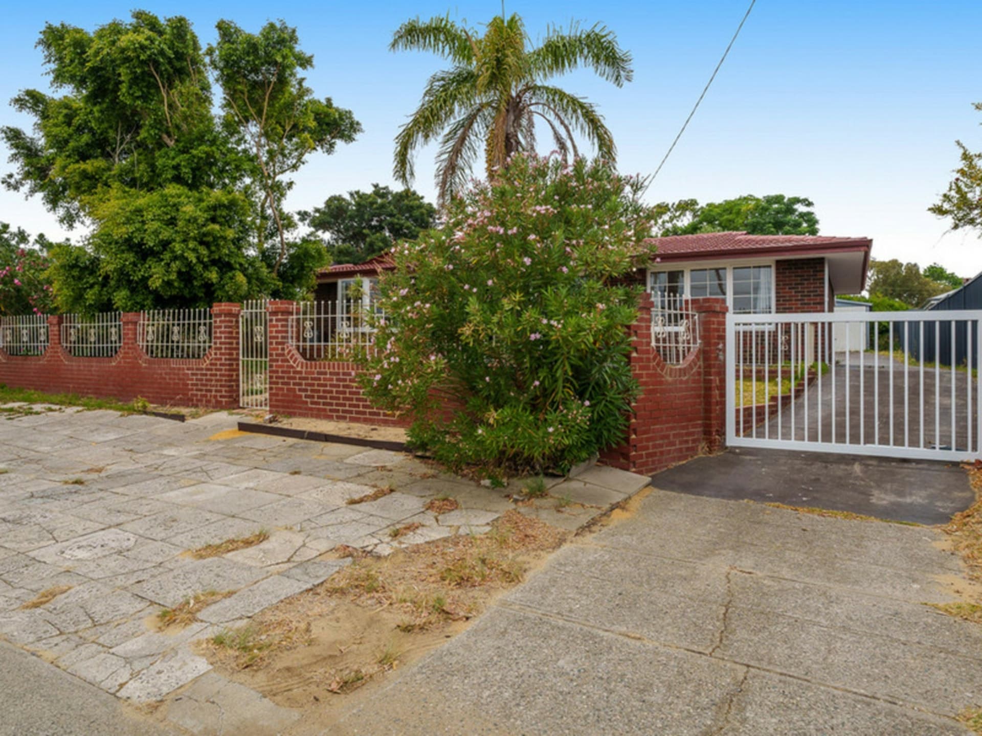 12 Girrawheen Avenue Girrawheen WA, Girrawheen - Image 1