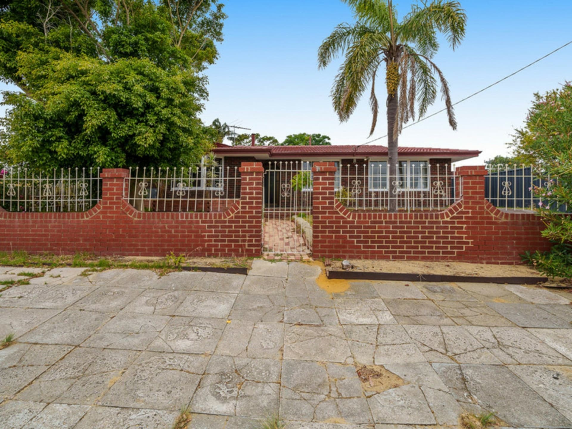 12 Girrawheen Avenue Girrawheen WA, Girrawheen - Thumbnail 2