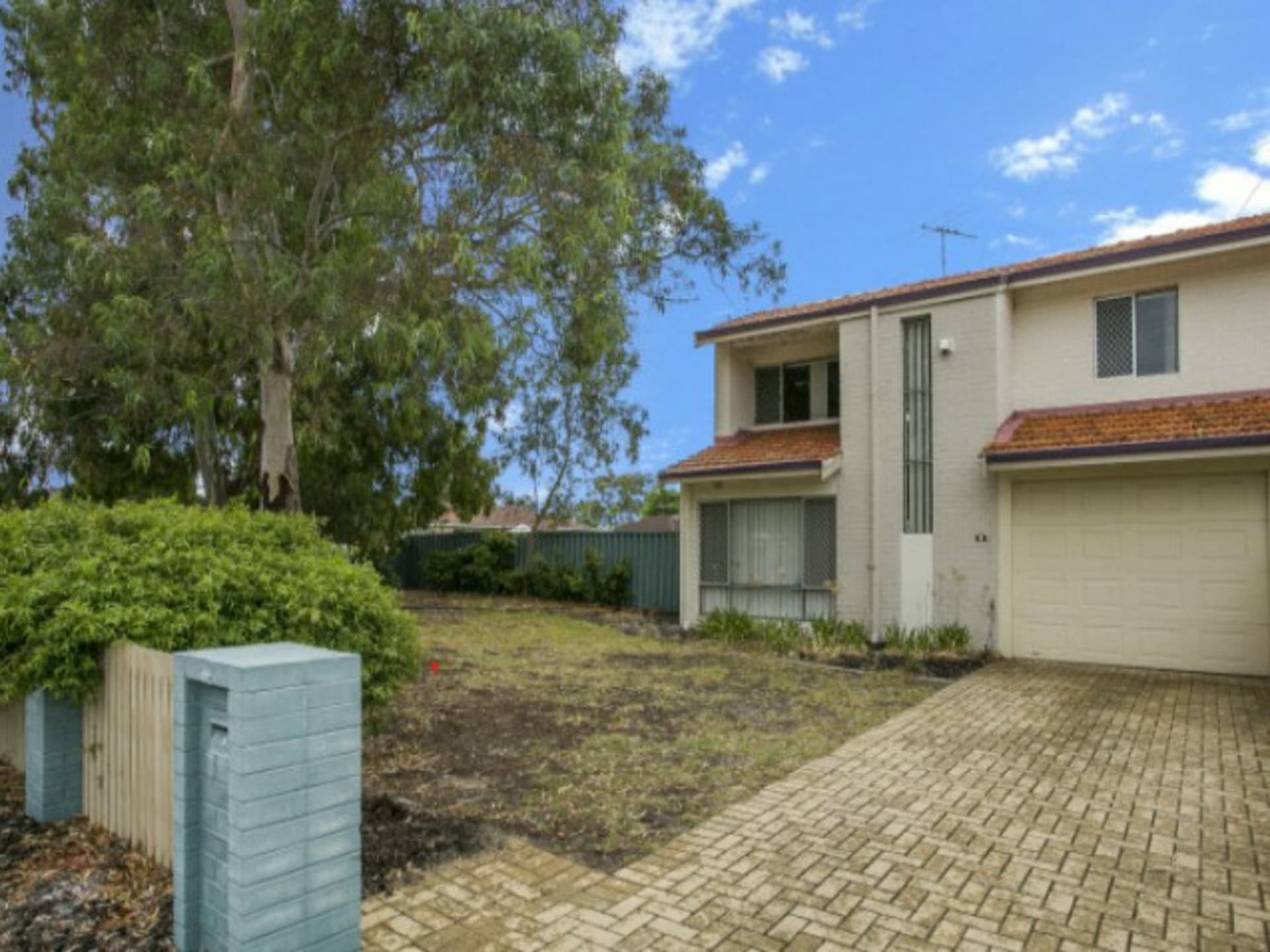 8 Hainsworth Ave Girrawheen WA, Girrawheen - Thumbnail 2