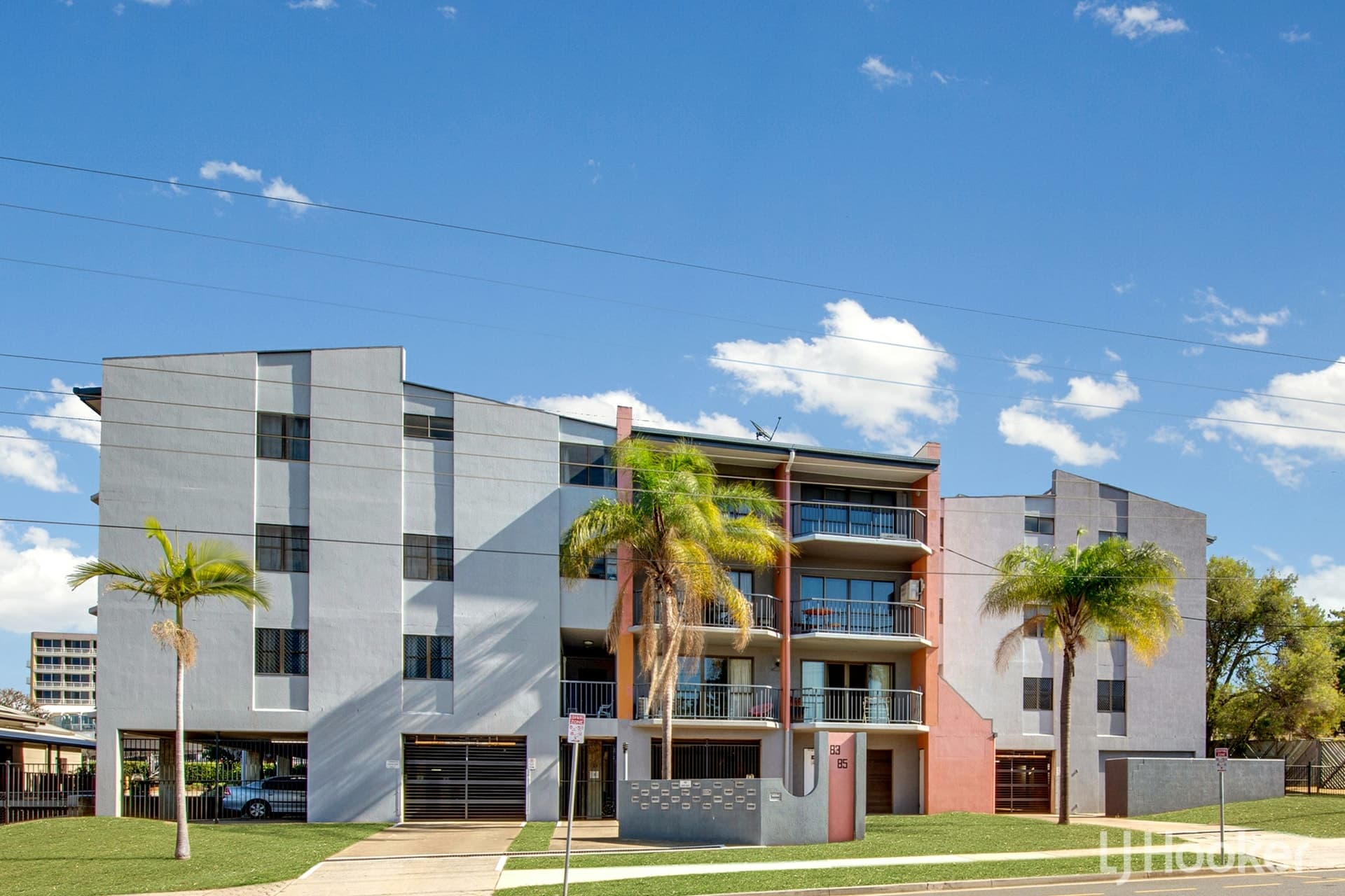 14/83, Gladstone Central - Image 1