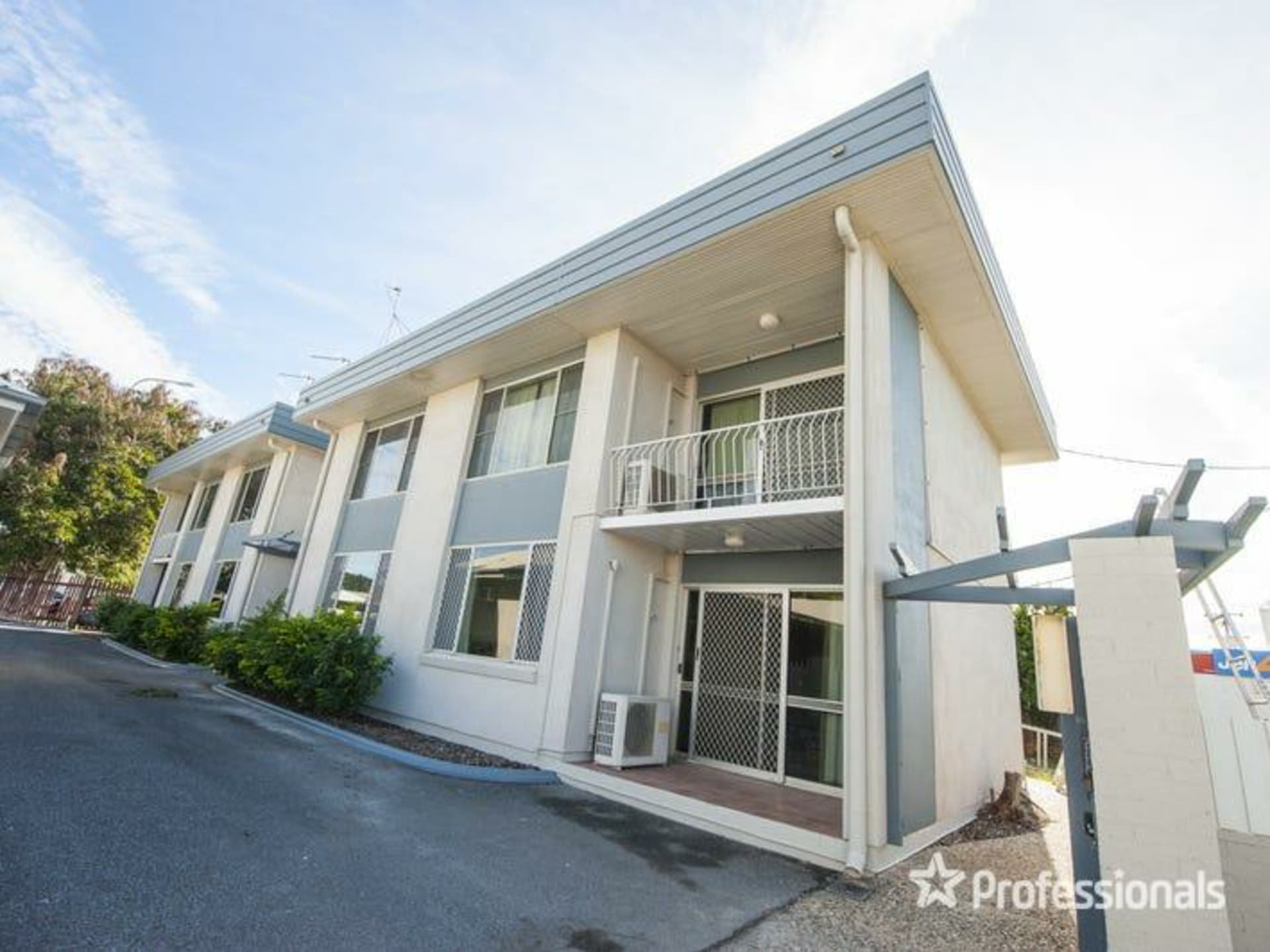 6/141 Auckland Street Gladstone Central QLD, Gladstone Central - Image 1