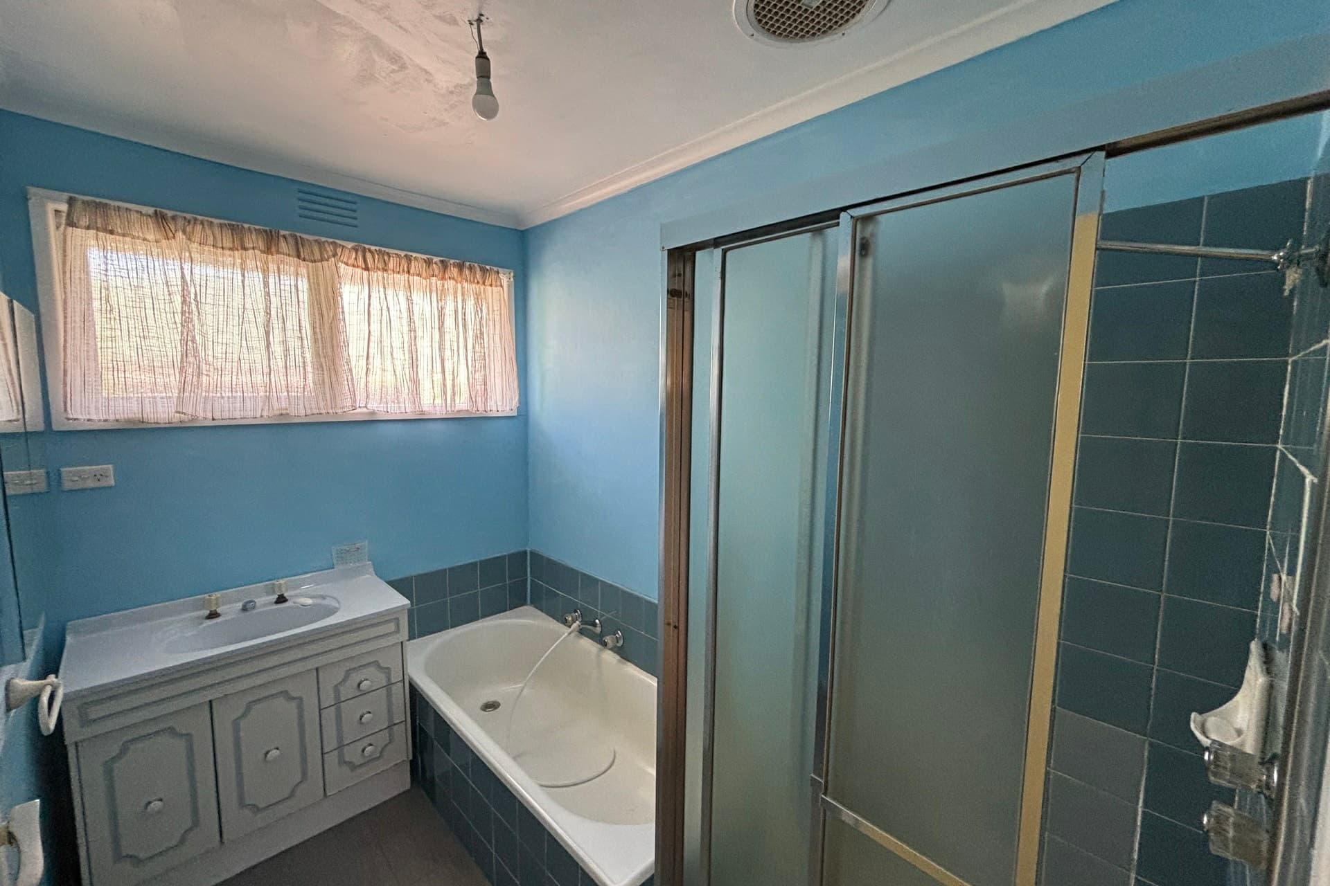 5 Arcadia Court Glen Waverley VIC, Glen Waverley - Image 1