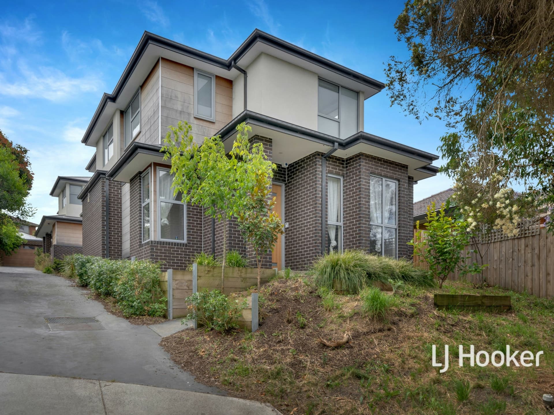 1/3 Avon Court Glen Waverley VIC, Glen Waverley - Image 1