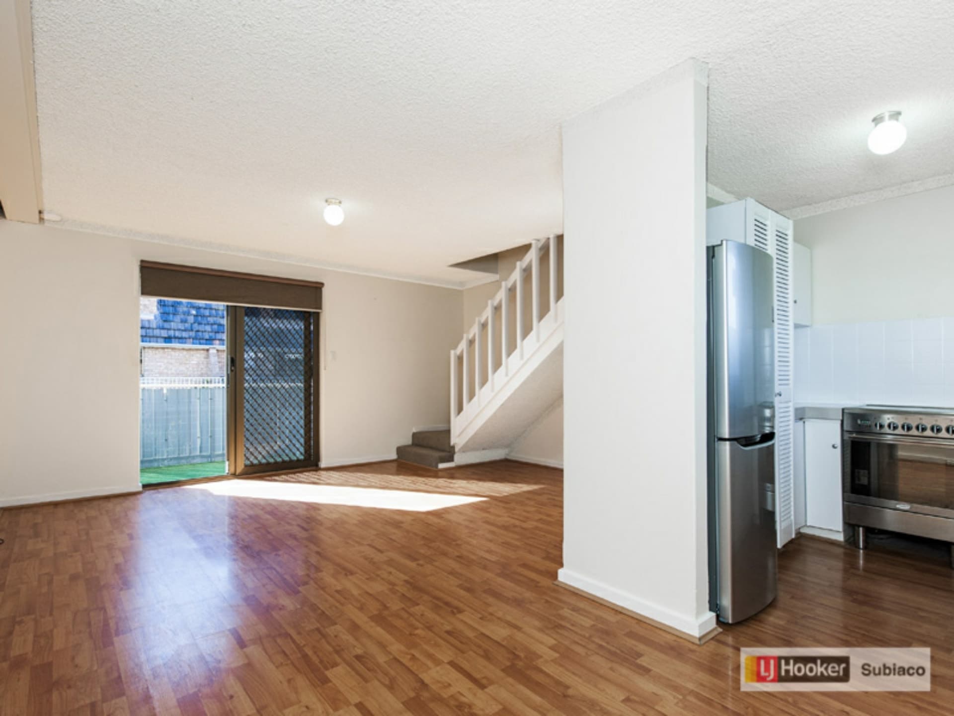 90/309 Harborne Street Glendalough WA, Glendalough - Thumbnail 3