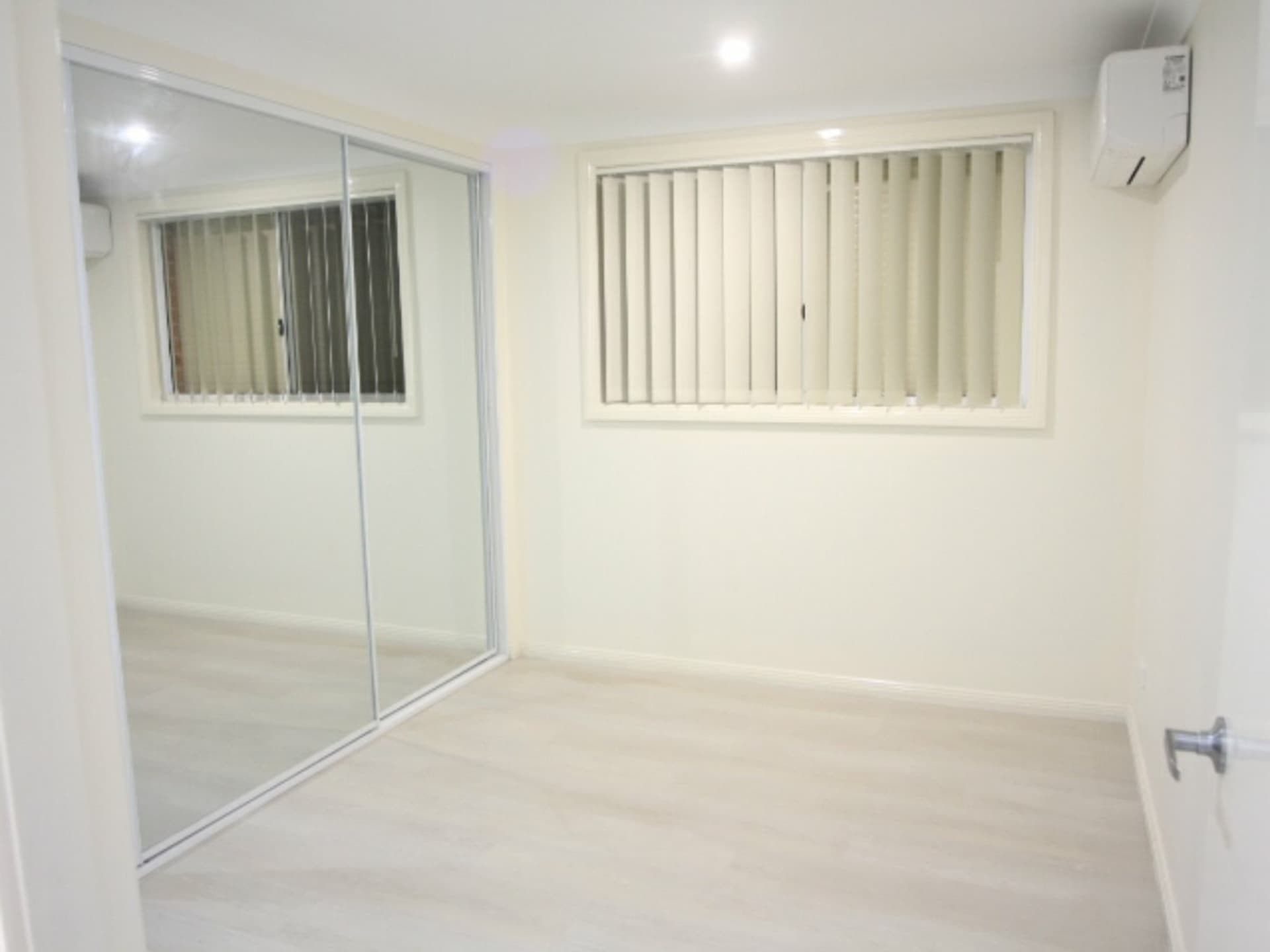 40 A Wood Lark Place, Glenfield, Glenfield - Thumbnail 2