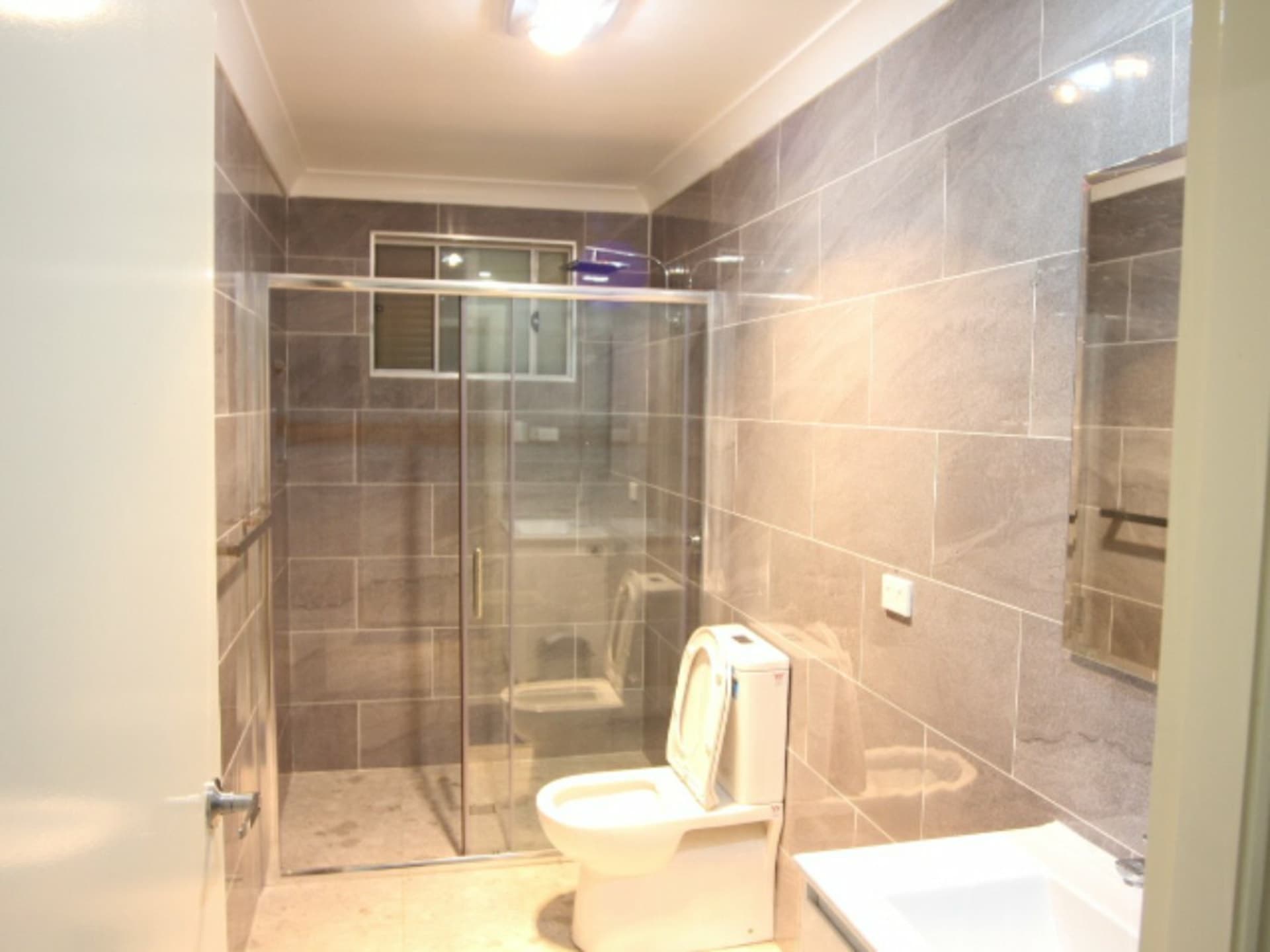 40 A Wood Lark Place, Glenfield, Glenfield - Thumbnail 4